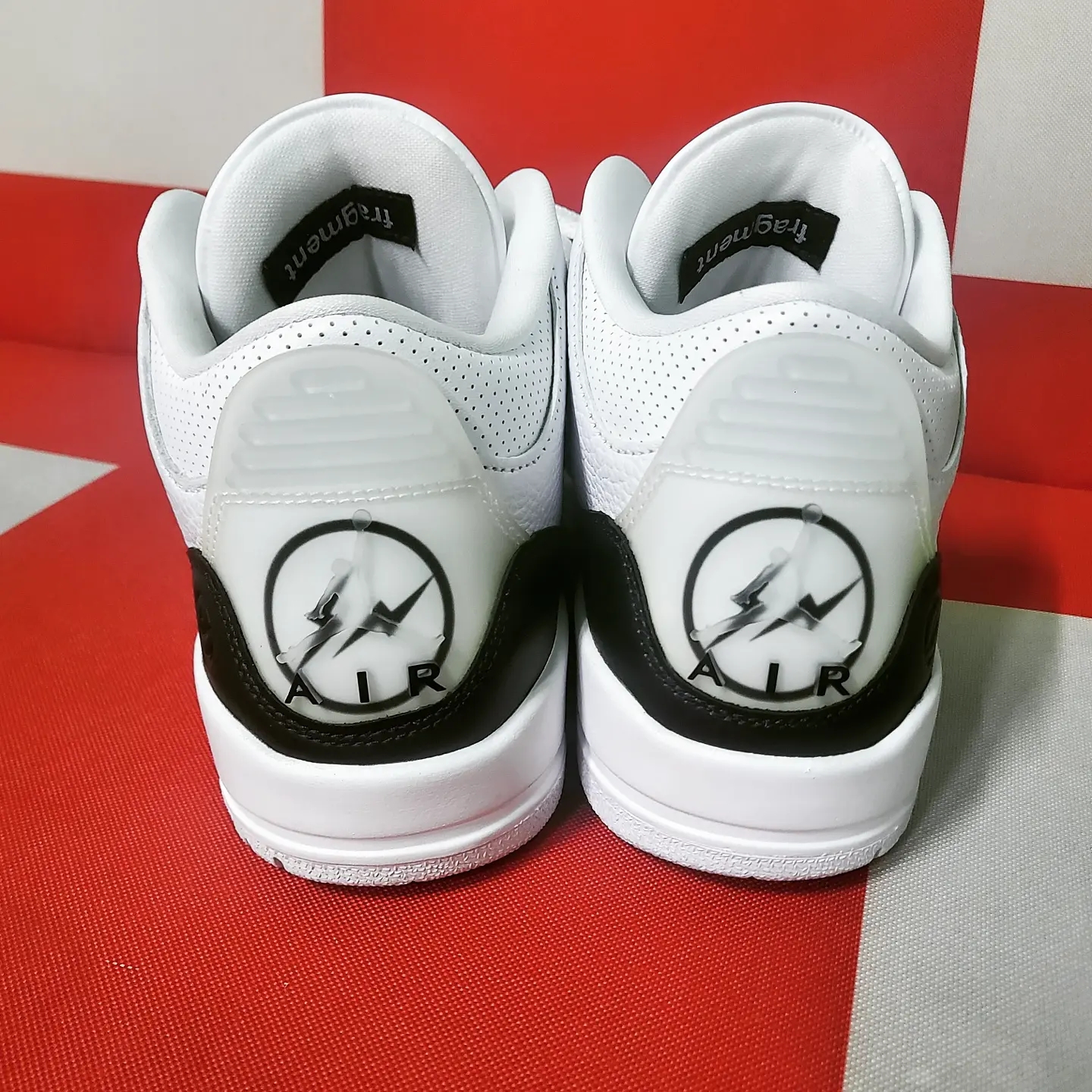 Jordan 3 x Fragment Retro SP White Black 착용 스타일 - 3
