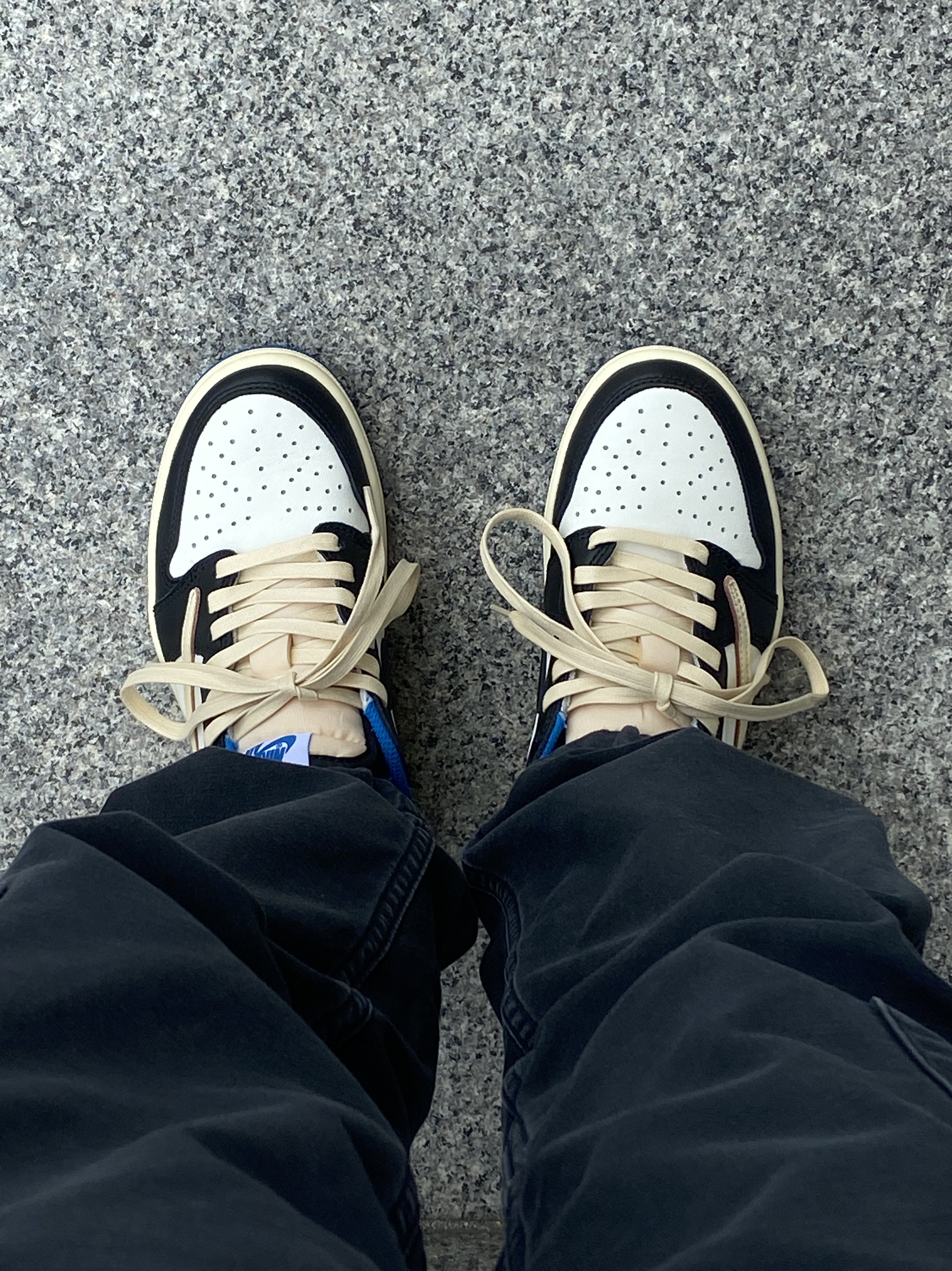 Jordan 1 x Travis Scott x Fragment Retro Low OG SP Military Blue 착용 스타일