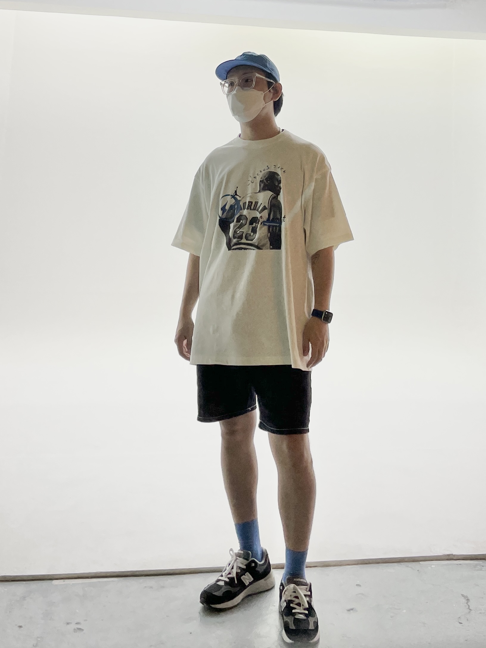 Jordan x Travis Scott x Fragment T-Shirt Sail (DJ0619-133), New Balance 992 Made in USA Black Grey 착용 스타일