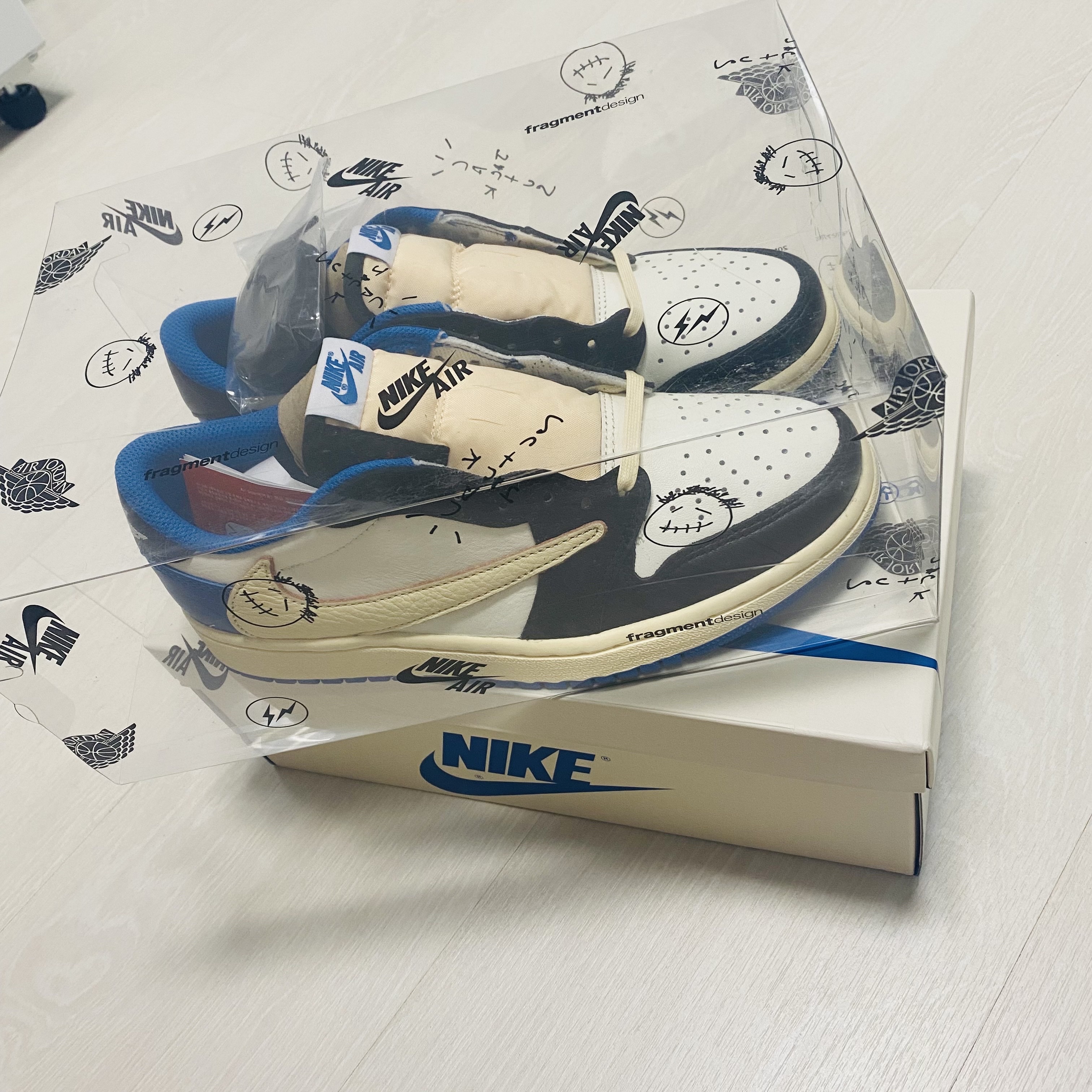 Jordan 1 x Travis Scott x Fragment Retro Low OG SP Military Blue 착용 스타일 - 3