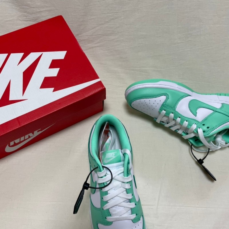 (W) Nike Dunk Low Green Glow 착용 스타일