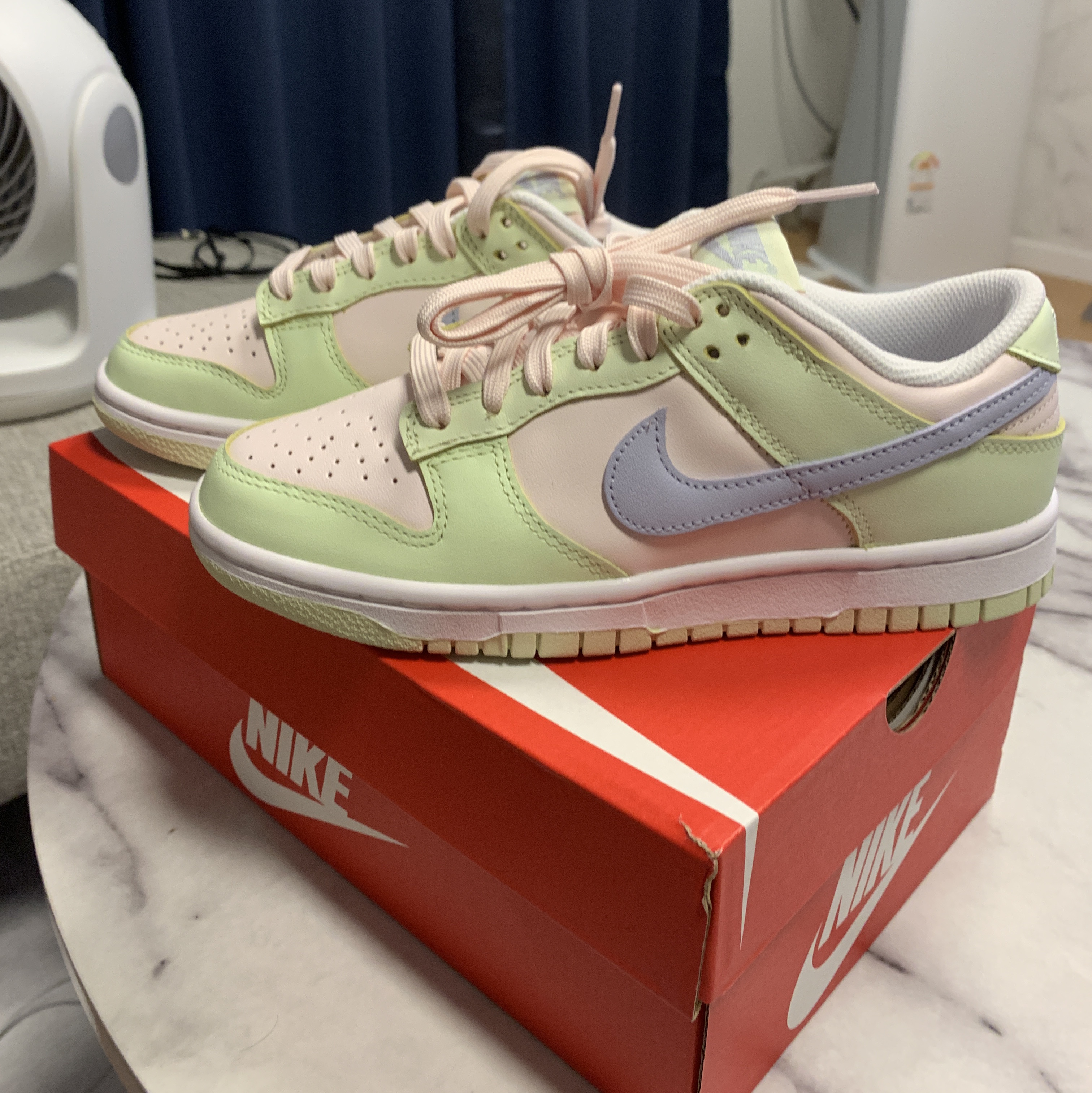 (W) Nike Dunk Low Light Soft Pink 착용 스타일 - 2