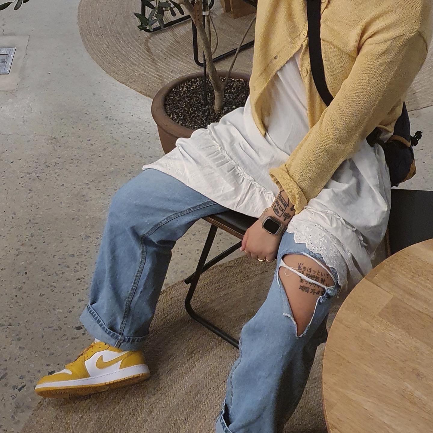 Jordan 1 Low Pollen, (GS) Jordan 1 Low Pollen 착용 스타일 - 1