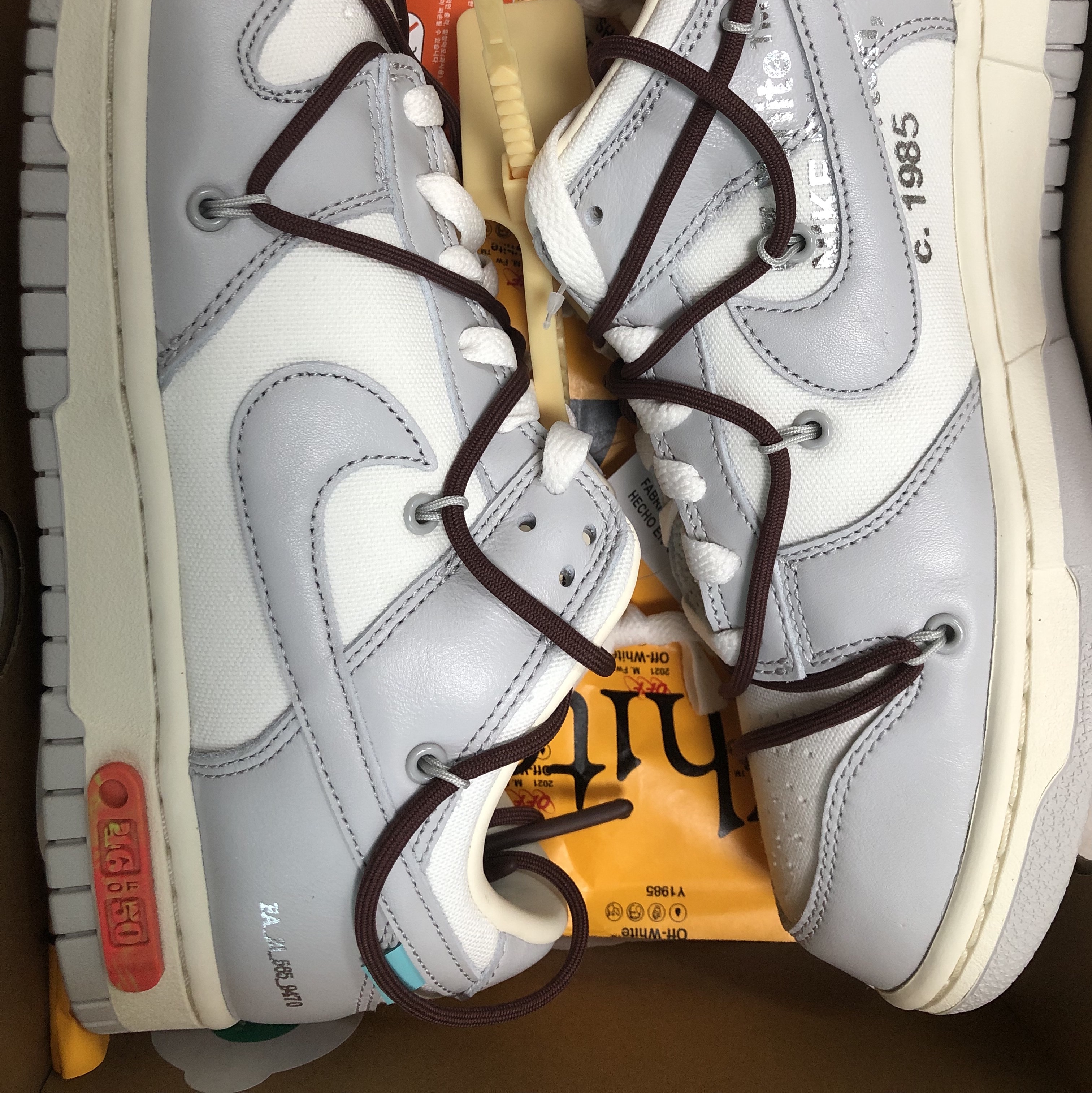 Jordan 1 x Travis Scott x Fragment Retro Low OG SP Military Blue, Nike x Off-White Dunk Low The 50 - Lot 46 착용 스타일 - 2