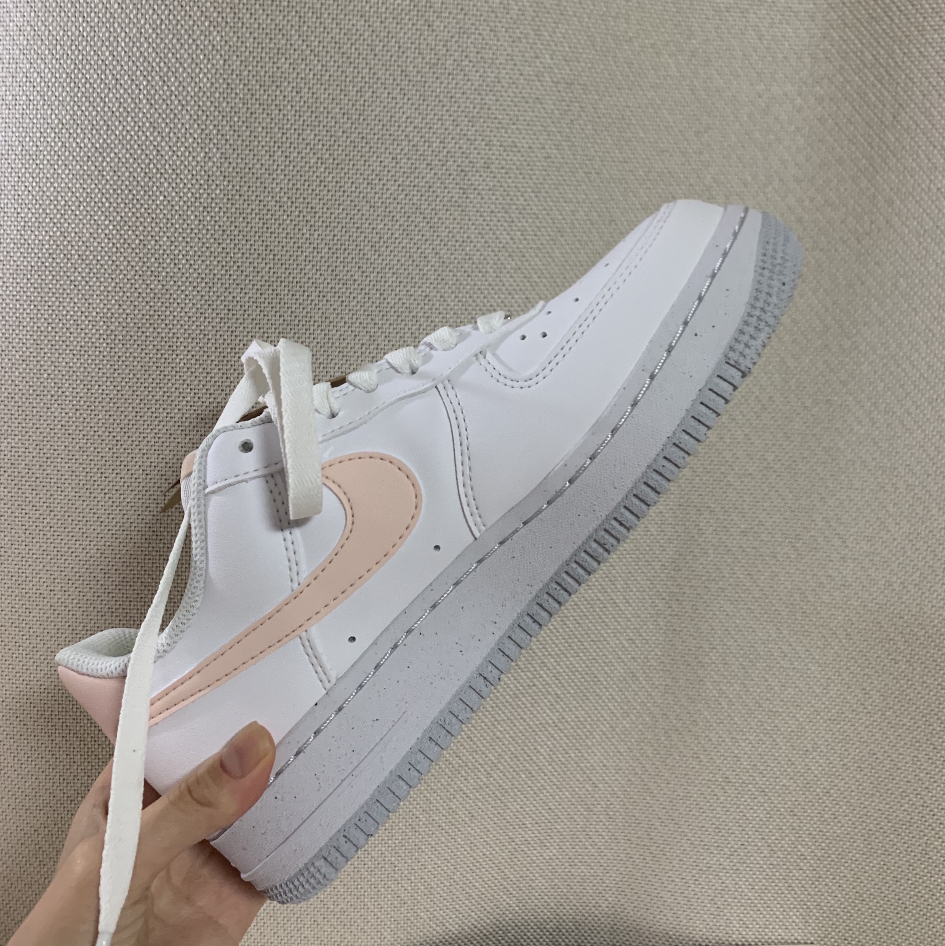 (W) Nike Air Force 1 '07 Next Nature White Pale Coral 착용 스타일