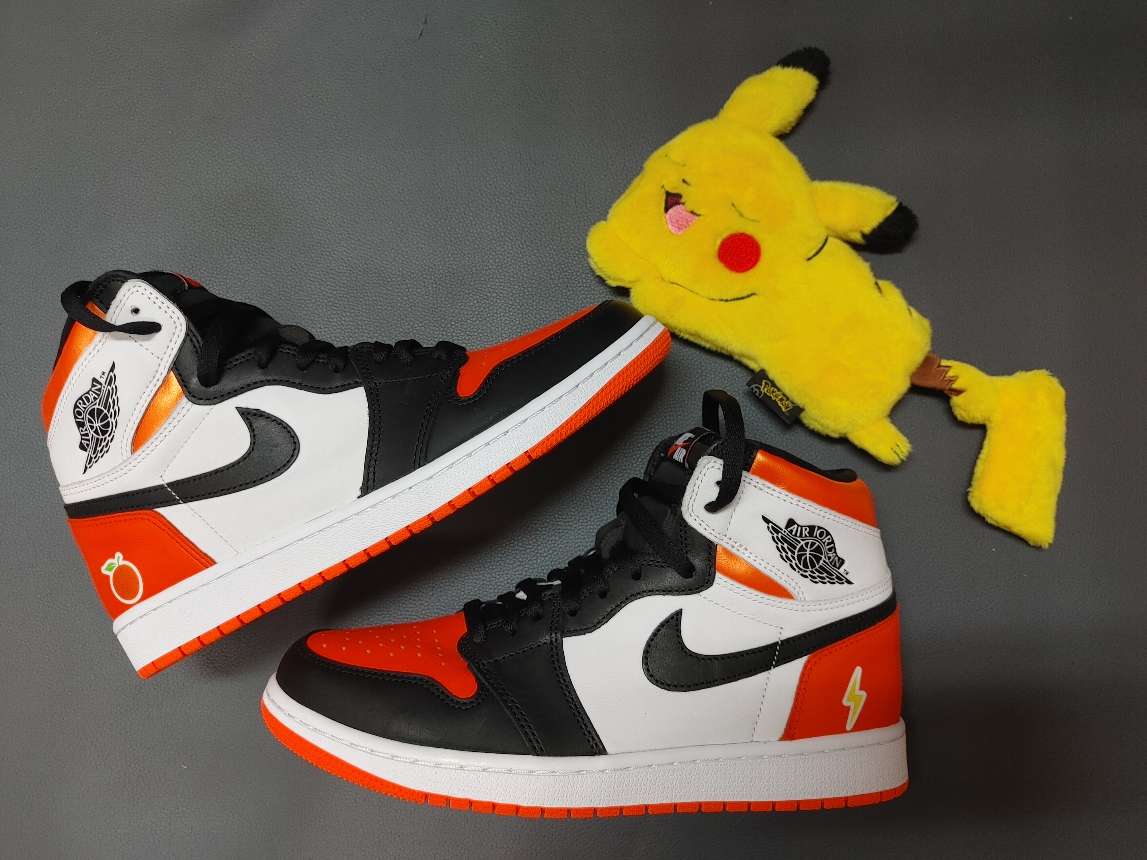 Jordan 1 Retro High OG Electro Orange 착용 스타일