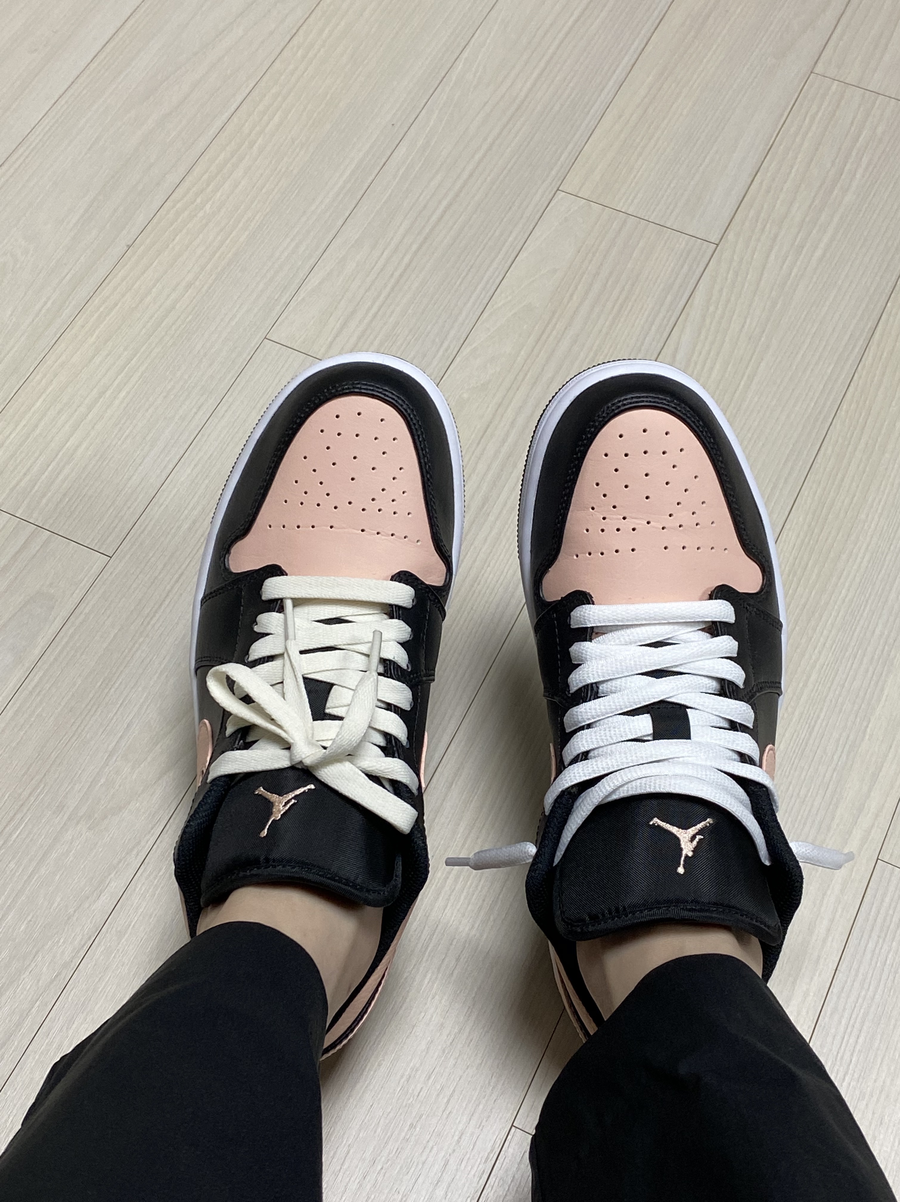 Jordan 1 Low Crimson Tint 착용 스타일 - 2