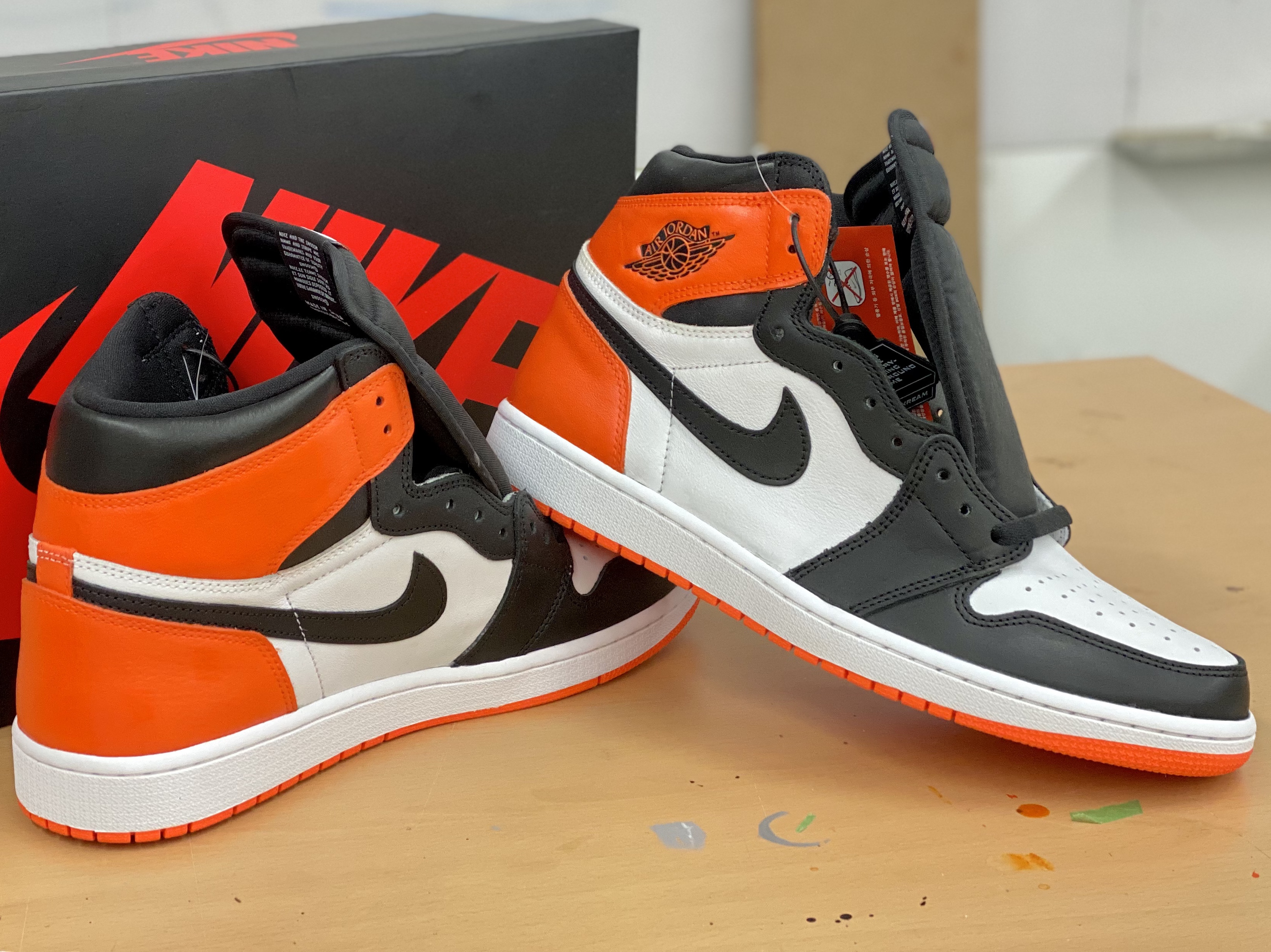Jordan 1 Retro High OG Electro Orange, (GS) Jordan 1 Retro High OG Electro Orange 착용 스타일 - 2
