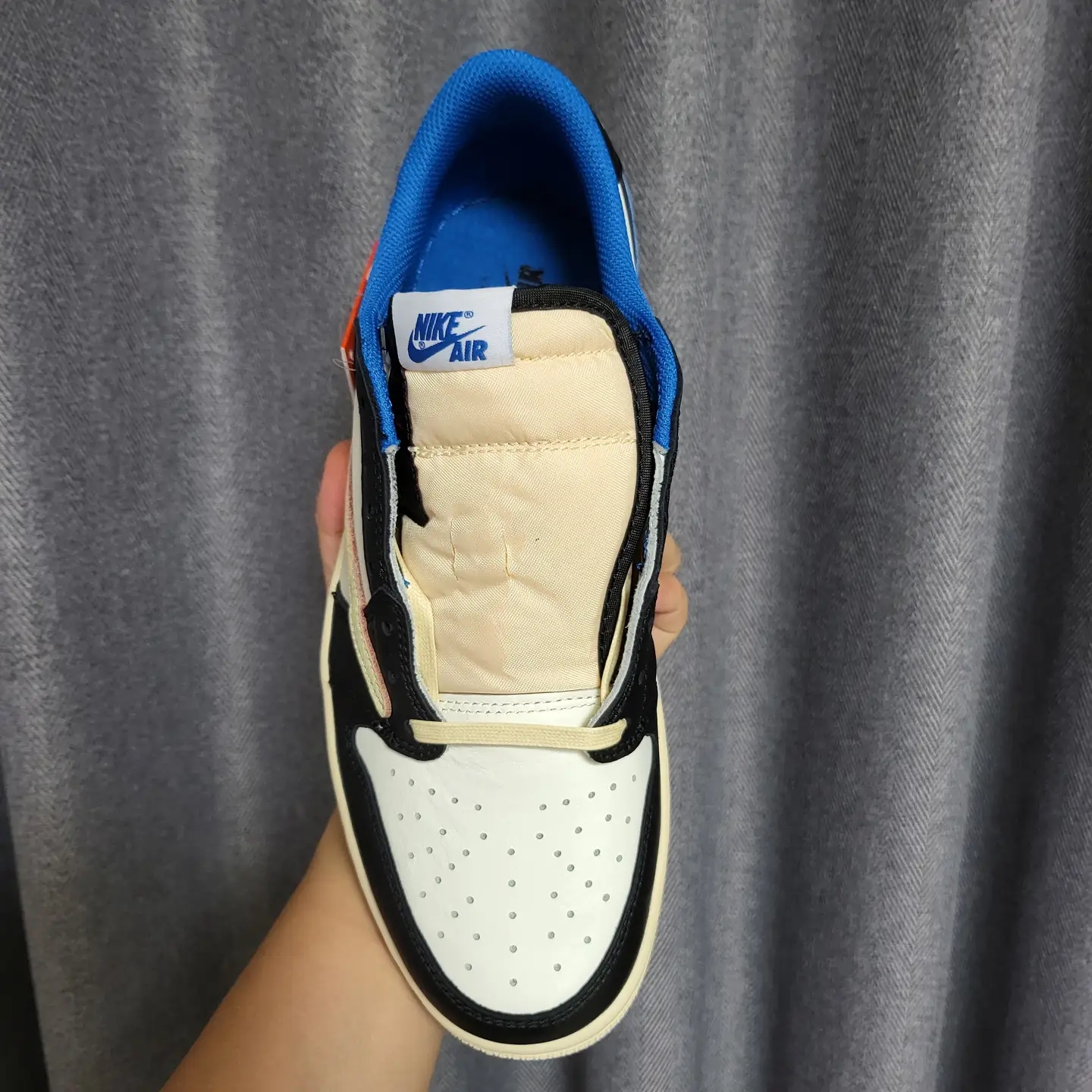 Jordan 1 x Travis Scott x Fragment Retro Low OG SP Military Blue 착용 스타일 - 5