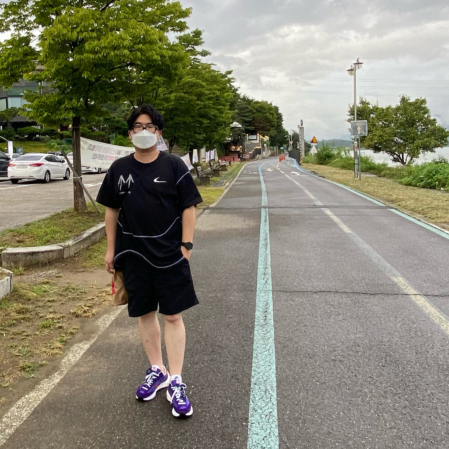 Nike x Off-White NRG RU Short Sleeve T-Shirt, Nike x Sacai VaporWaffle Dark Iris 착용 스타일