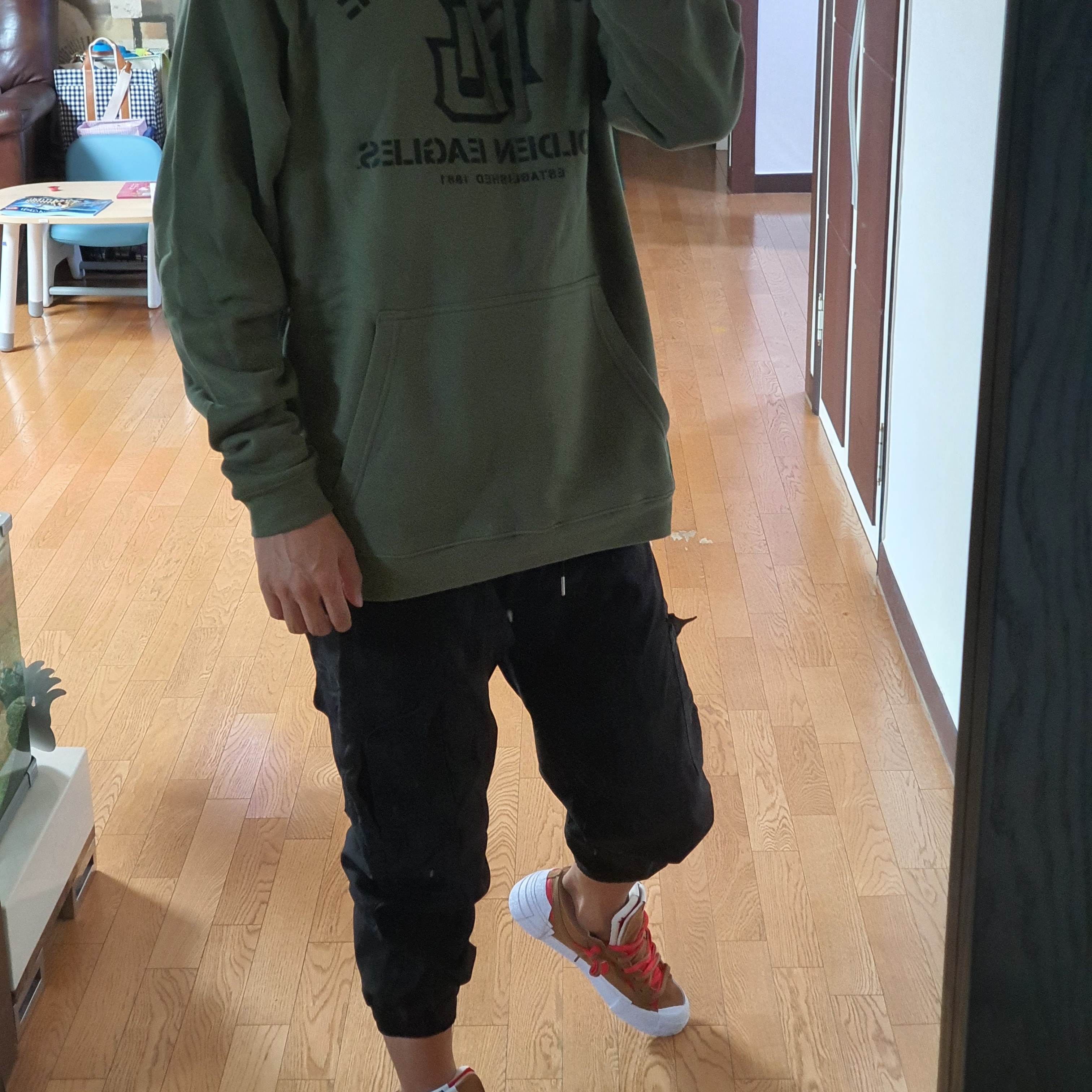Nike x Sacai Blazer Low British Tan 착용 스타일