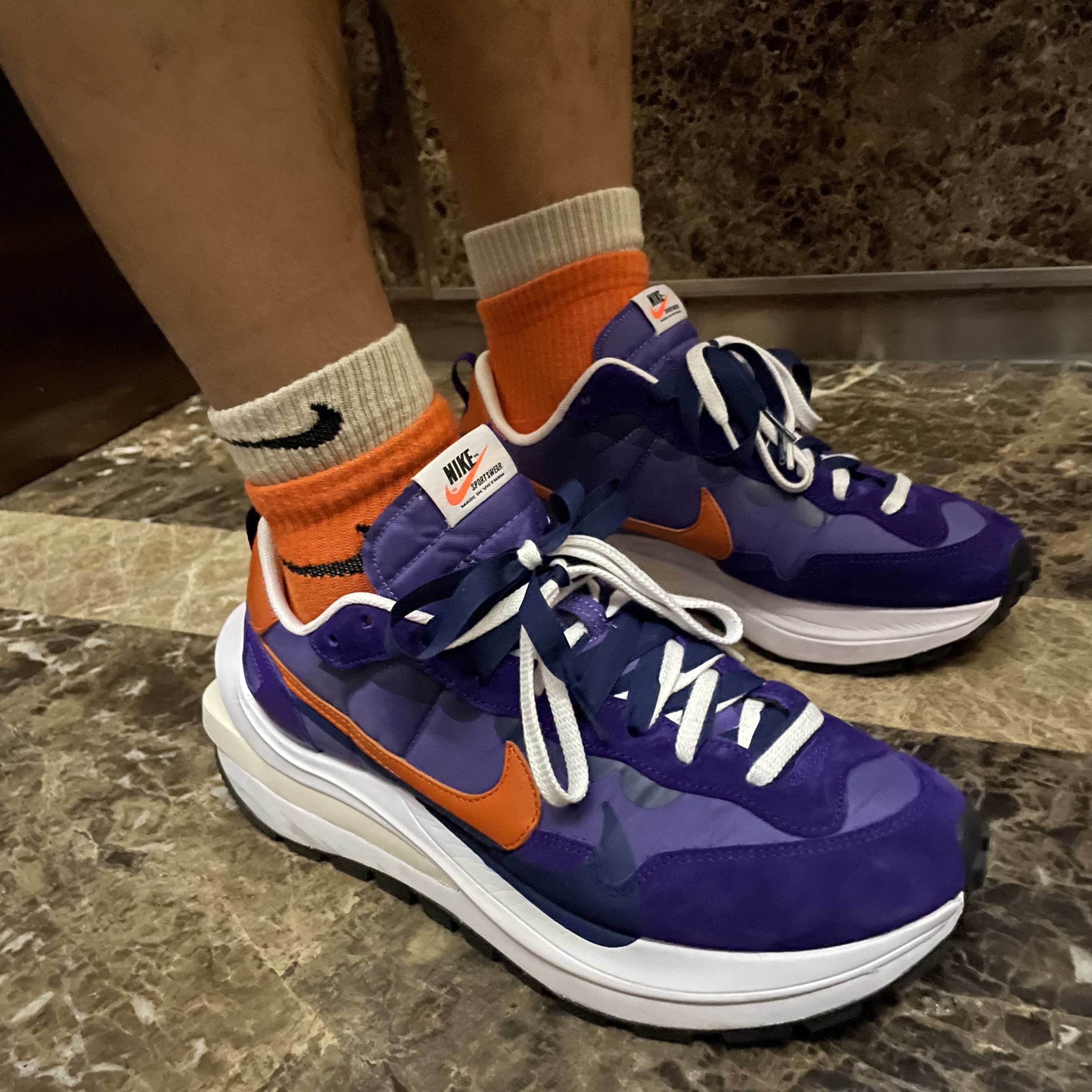 Nike x Sacai VaporWaffle Dark Iris 착용 스타일