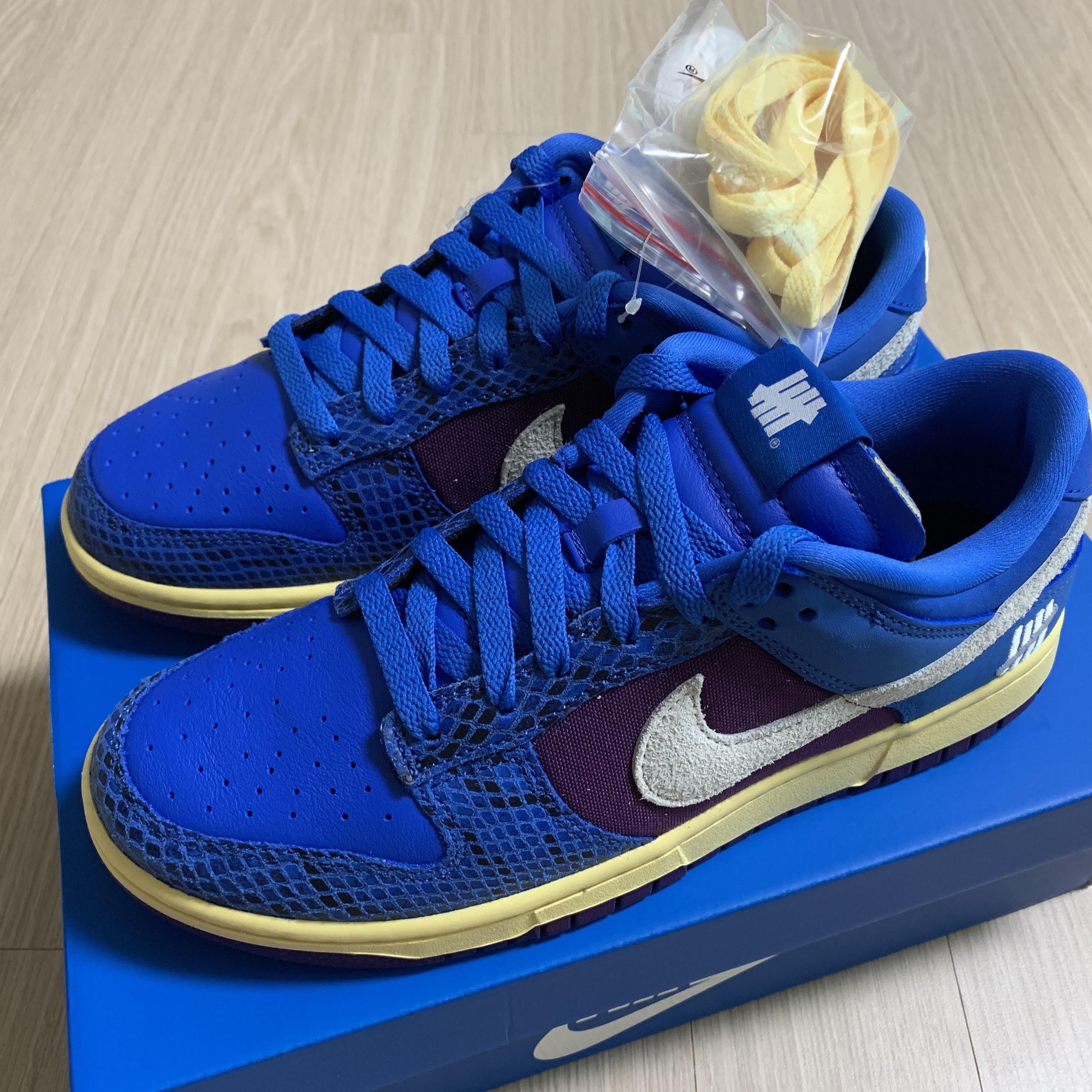 Nike x Undefeated Dunk Low SP 5 On It 착용 스타일 - 1