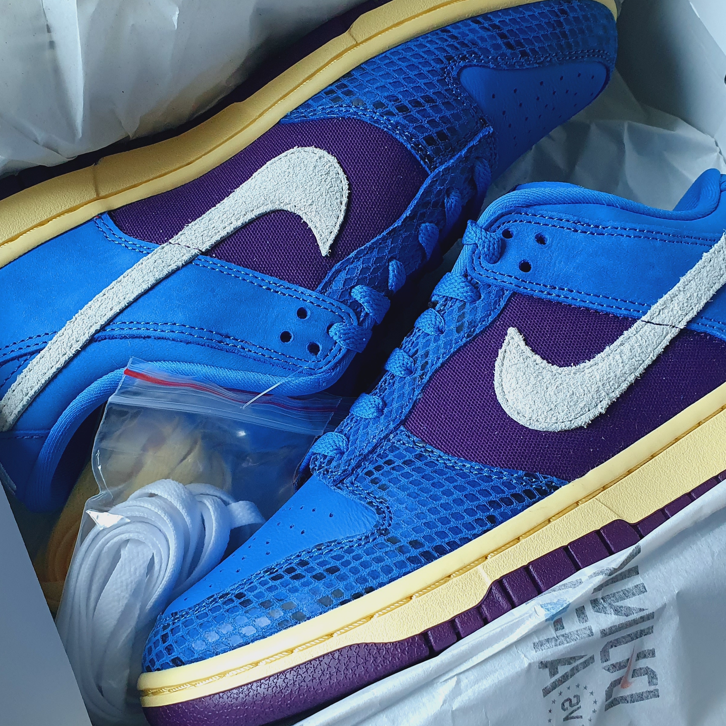 Nike x Undefeated Dunk Low SP 5 On It 착용 스타일 - 2