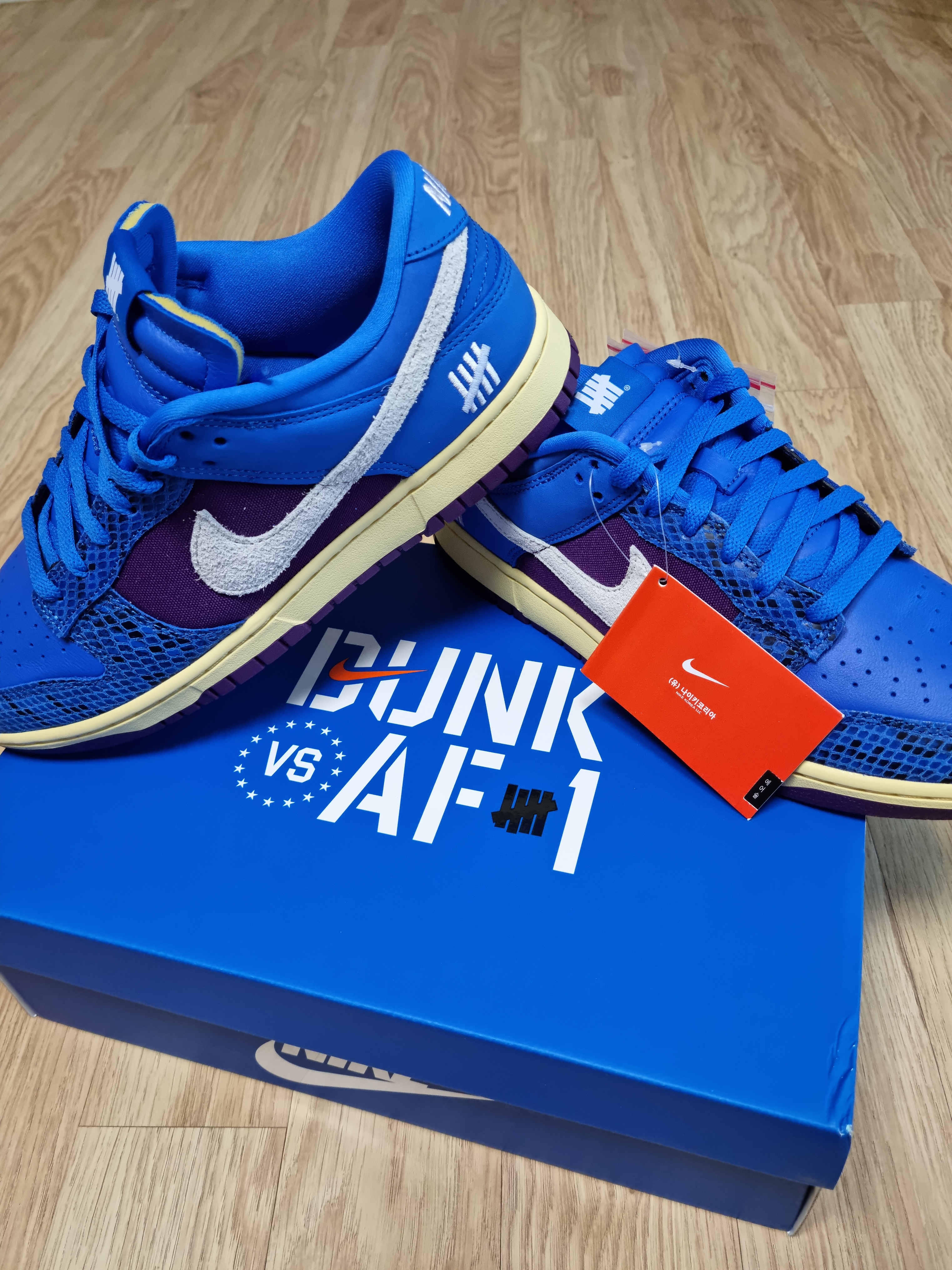 Nike x Undefeated Dunk Low SP 5 On It 착용 스타일