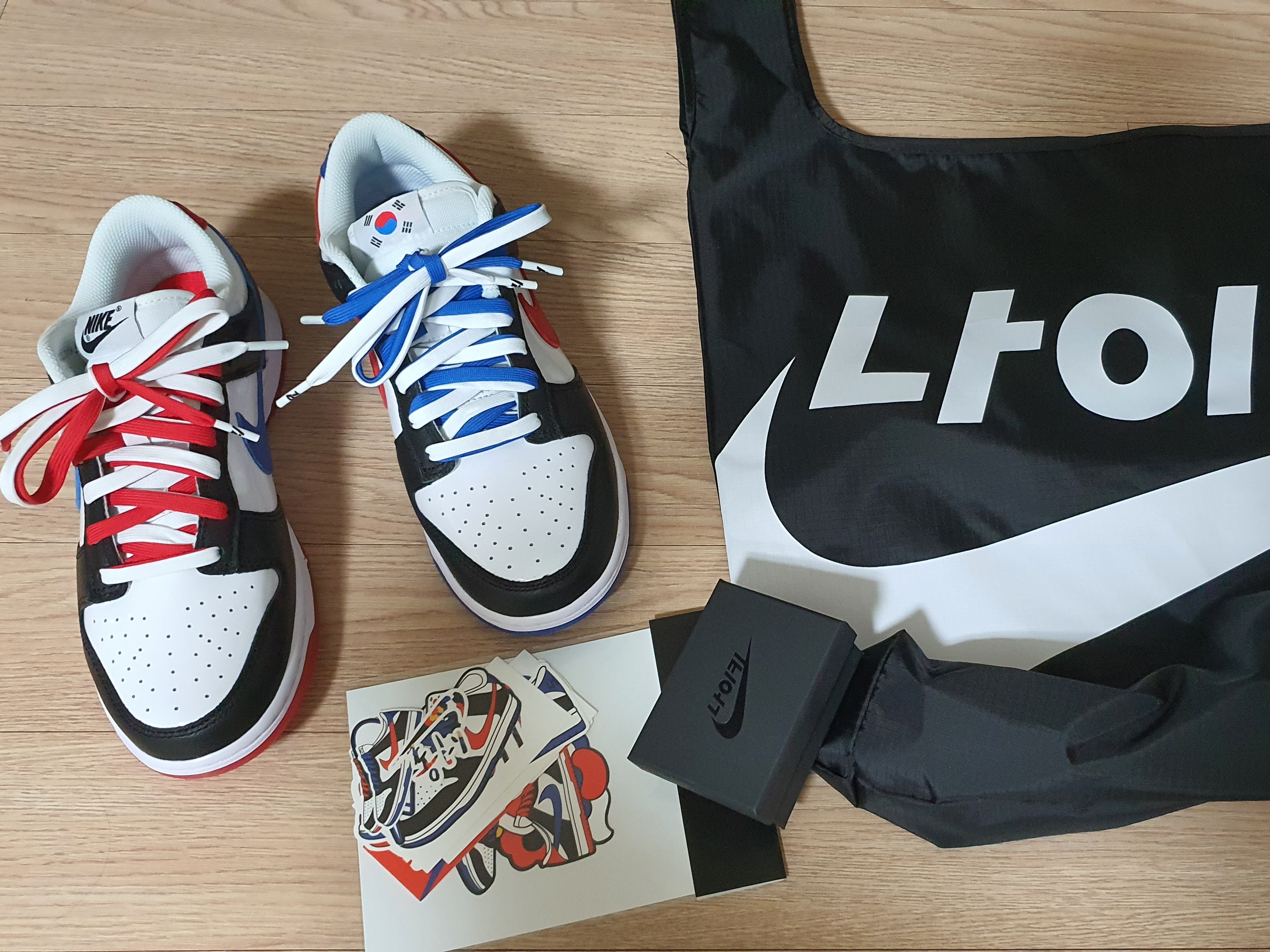 Nike Dunk Low SE Seoul (With Special Gift) 착용 스타일 - 1