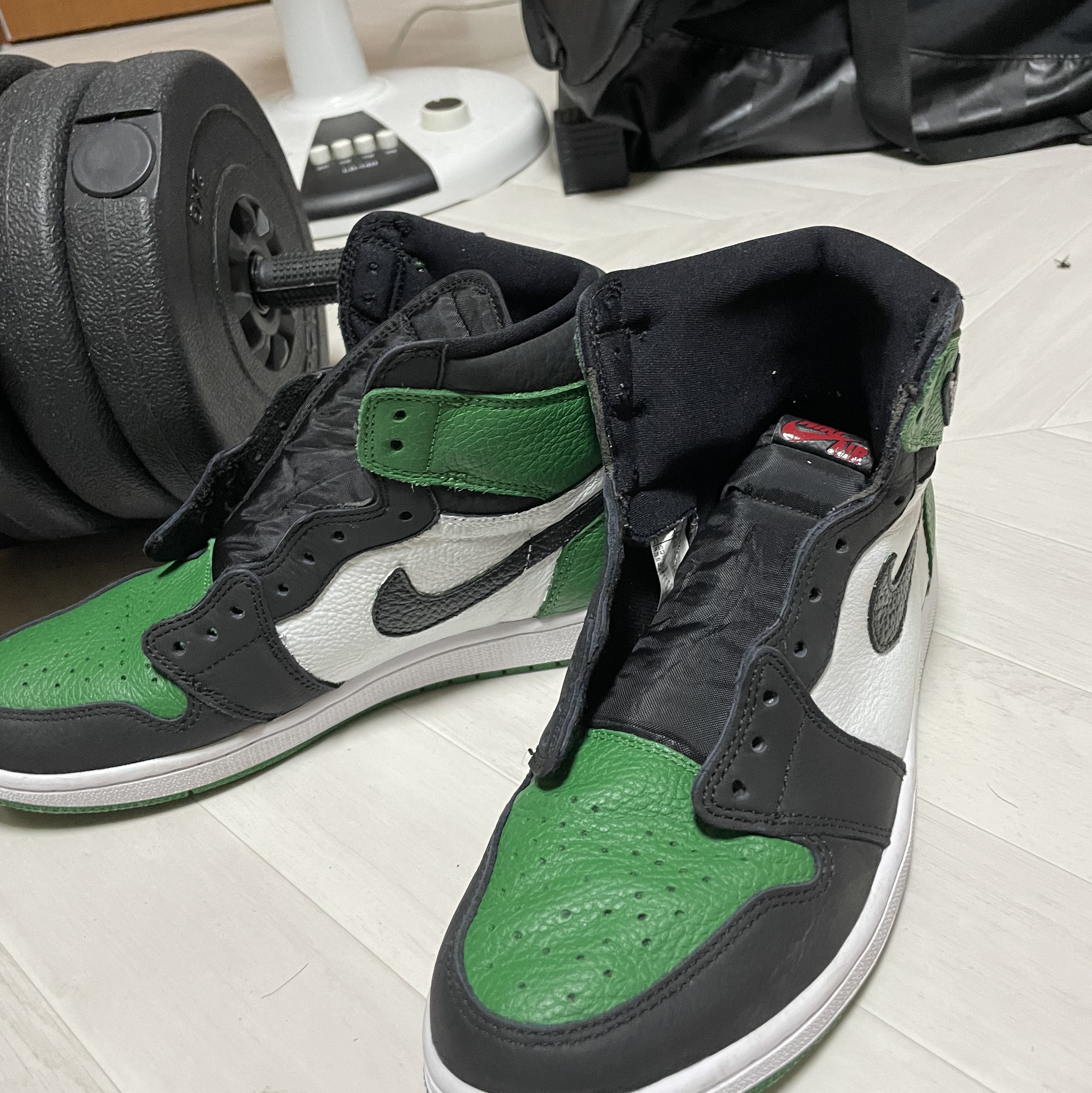 Jordan 1 Retro High OG Pine Green Black 착용 스타일 - 2