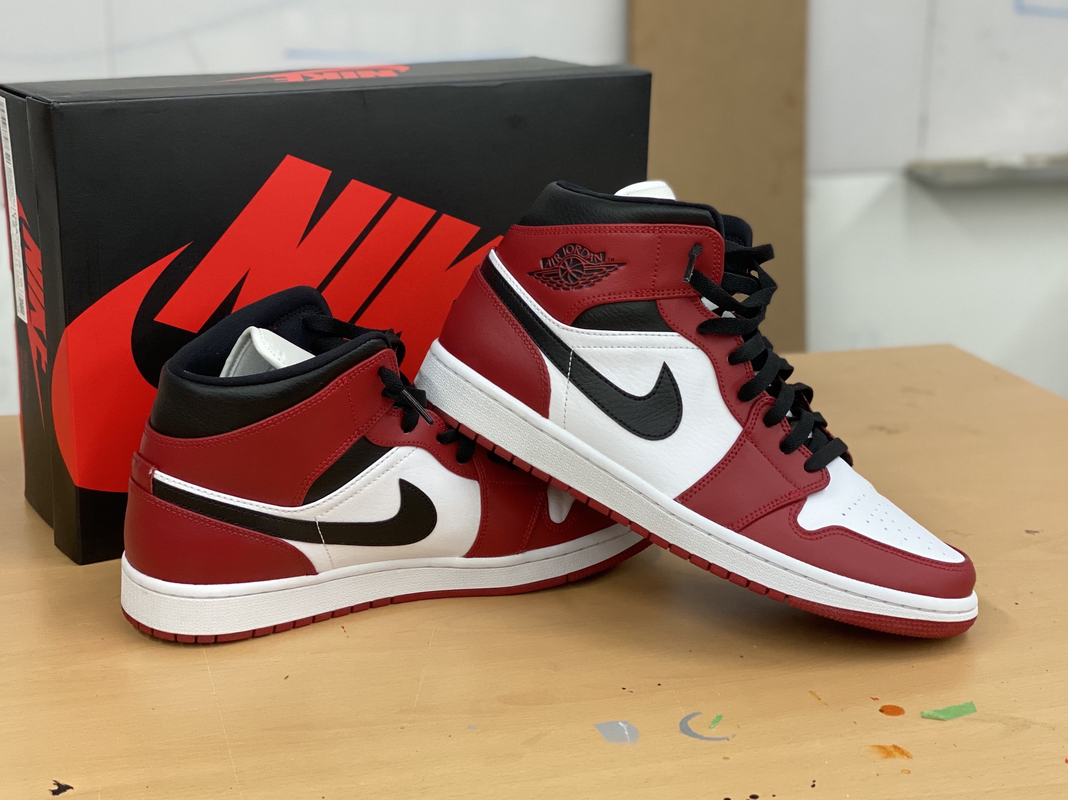 Jordan 1 Mid Chicago 2020 착용 스타일 - 2