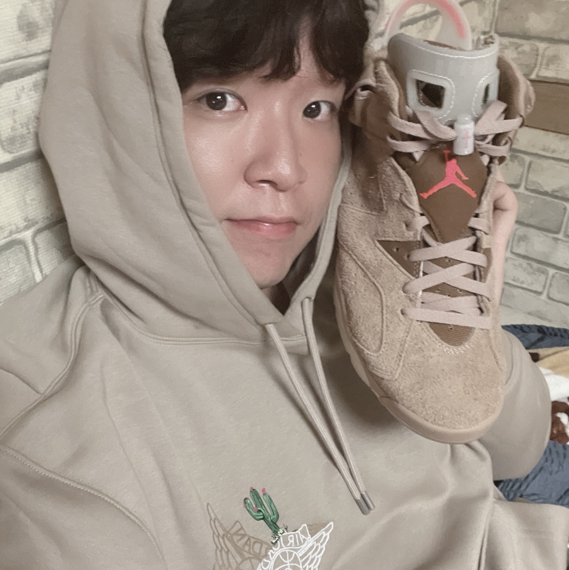 Jordan 6 x Travis Scott Retro SP British Khaki, Jordan x Travis Scott Pullover Hoodie - US/EU 착용 스타일