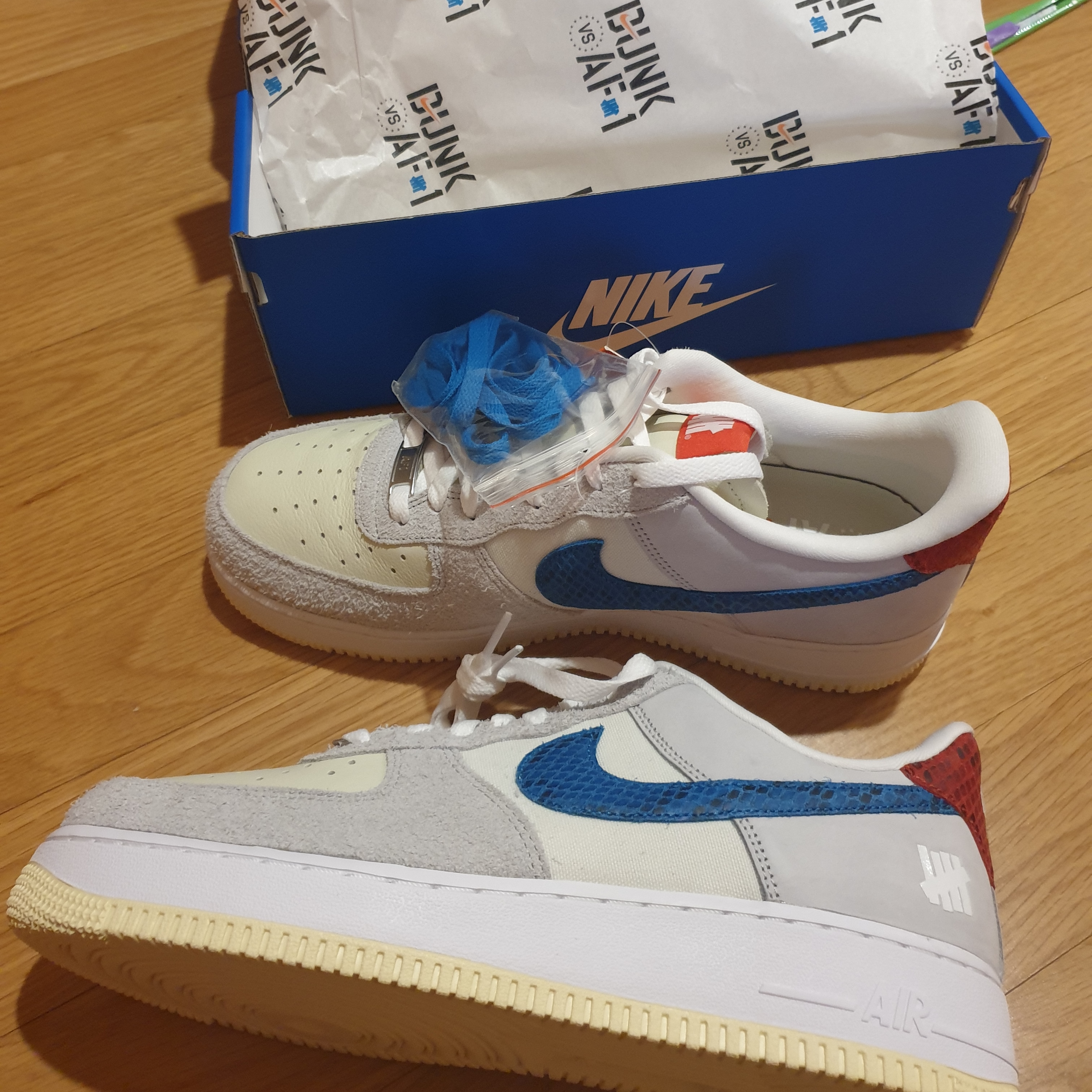 Nike x Undefeated Air Force 1 Low SP 5 On It 착용 스타일 - 2