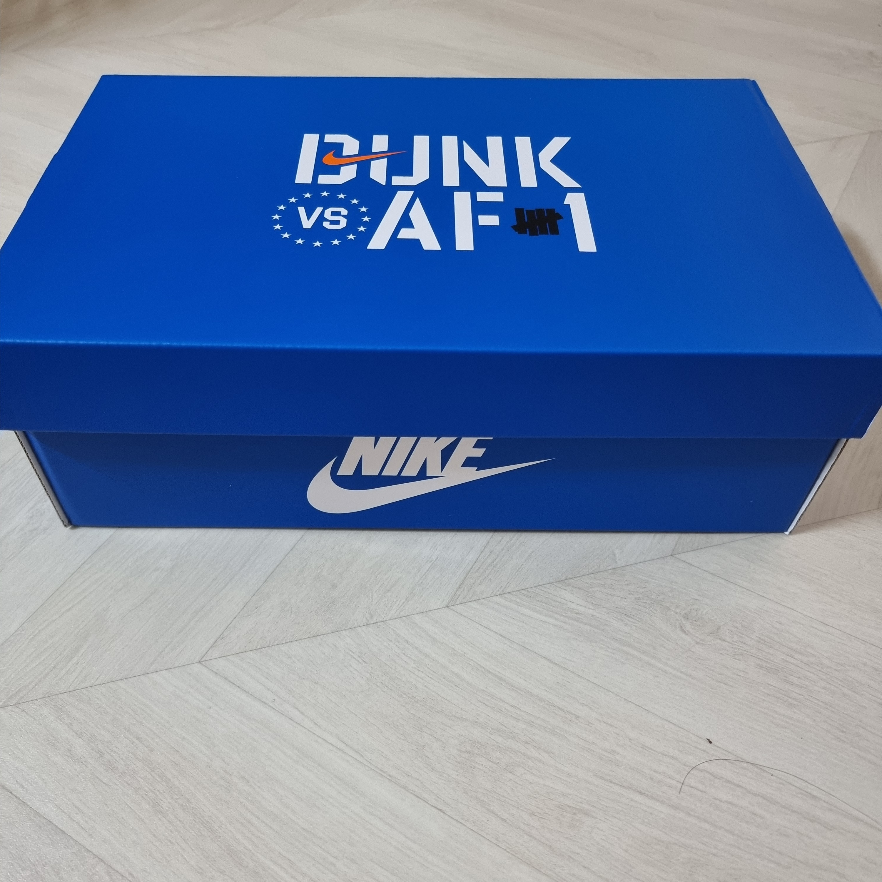 Nike x Undefeated Dunk Low SP 5 On It 착용 스타일 - 2