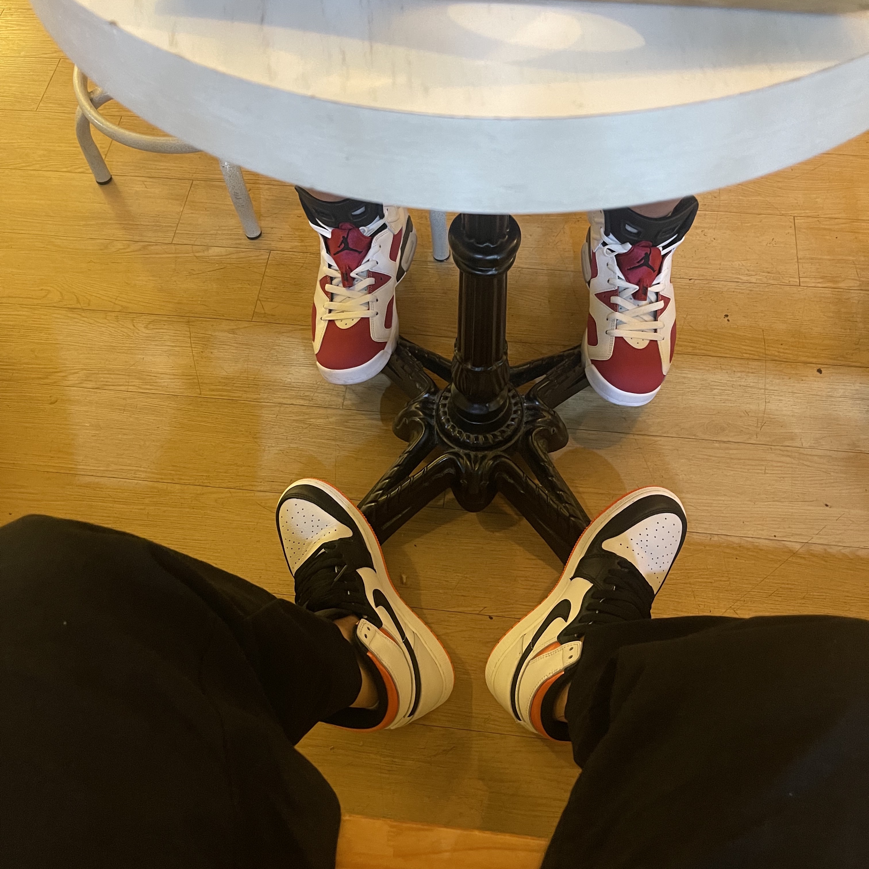 Jordan 1 Retro High OG Electro Orange, Jordan 6 Retro Carmine 2021 착용 스타일 - 4