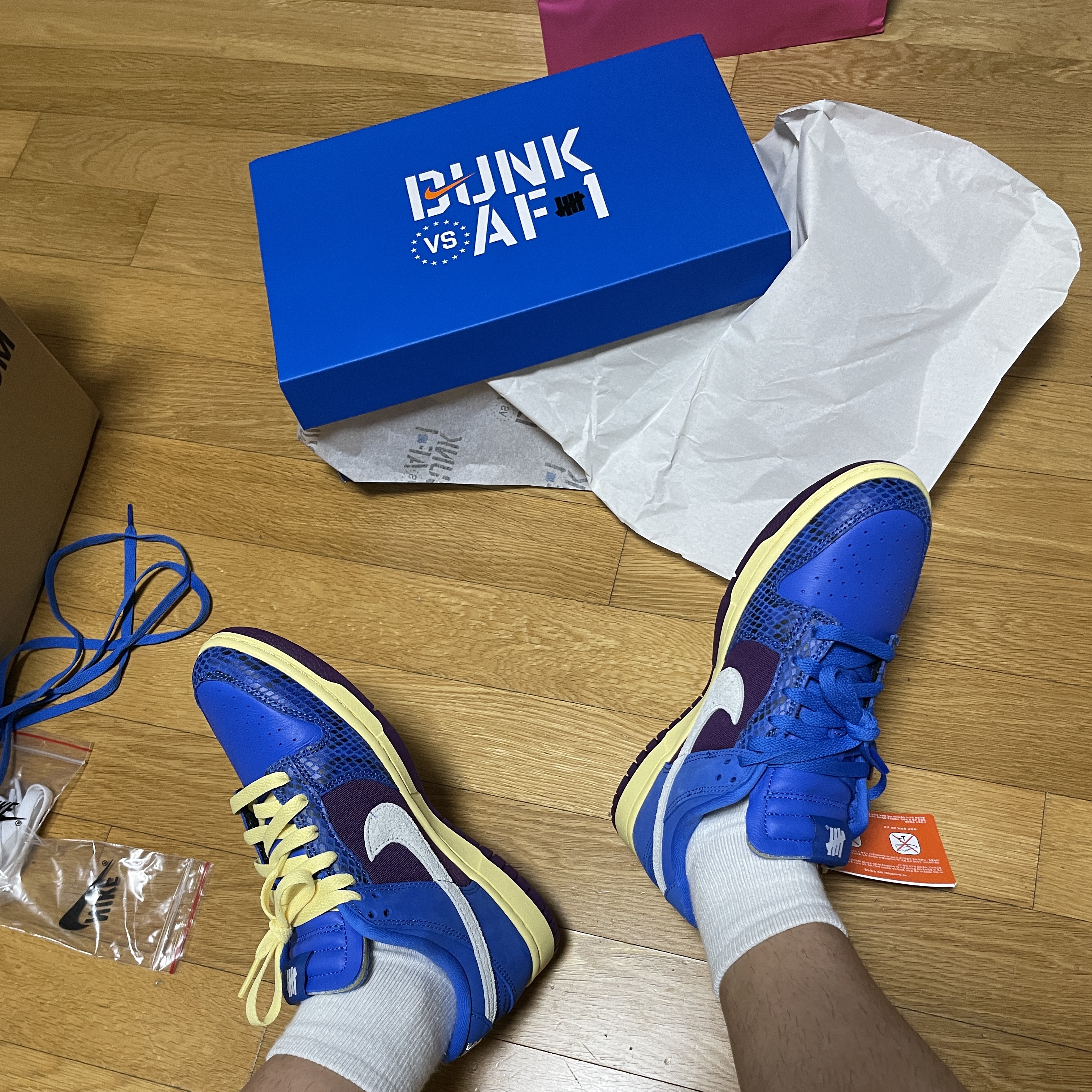Nike x Undefeated Dunk Low SP 5 On It 착용 스타일