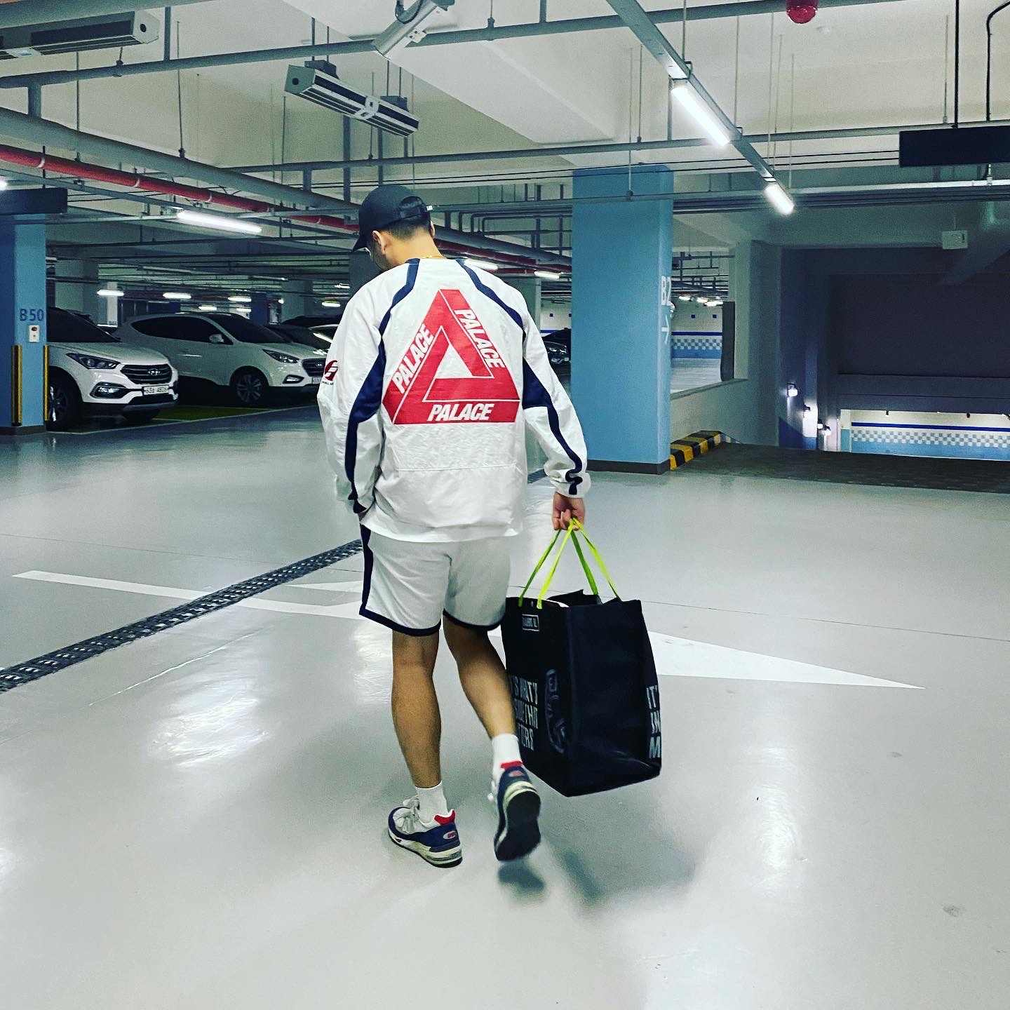 Palace Sports Shell Crew White - 21SS, Palace Sports Shell Shorts White - 21SS 착용 스타일 - 3