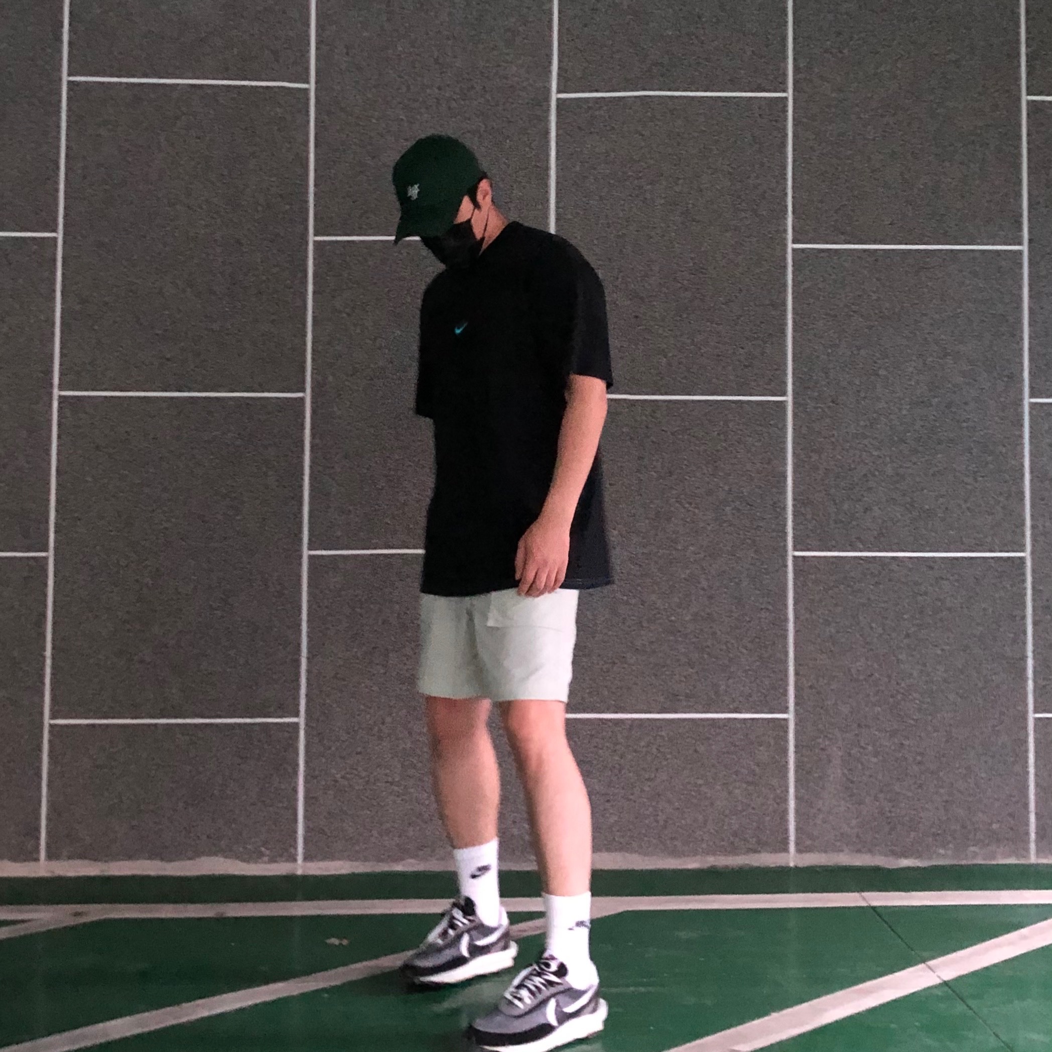 Nike x Sacai LDWaffle Black 착용 스타일
