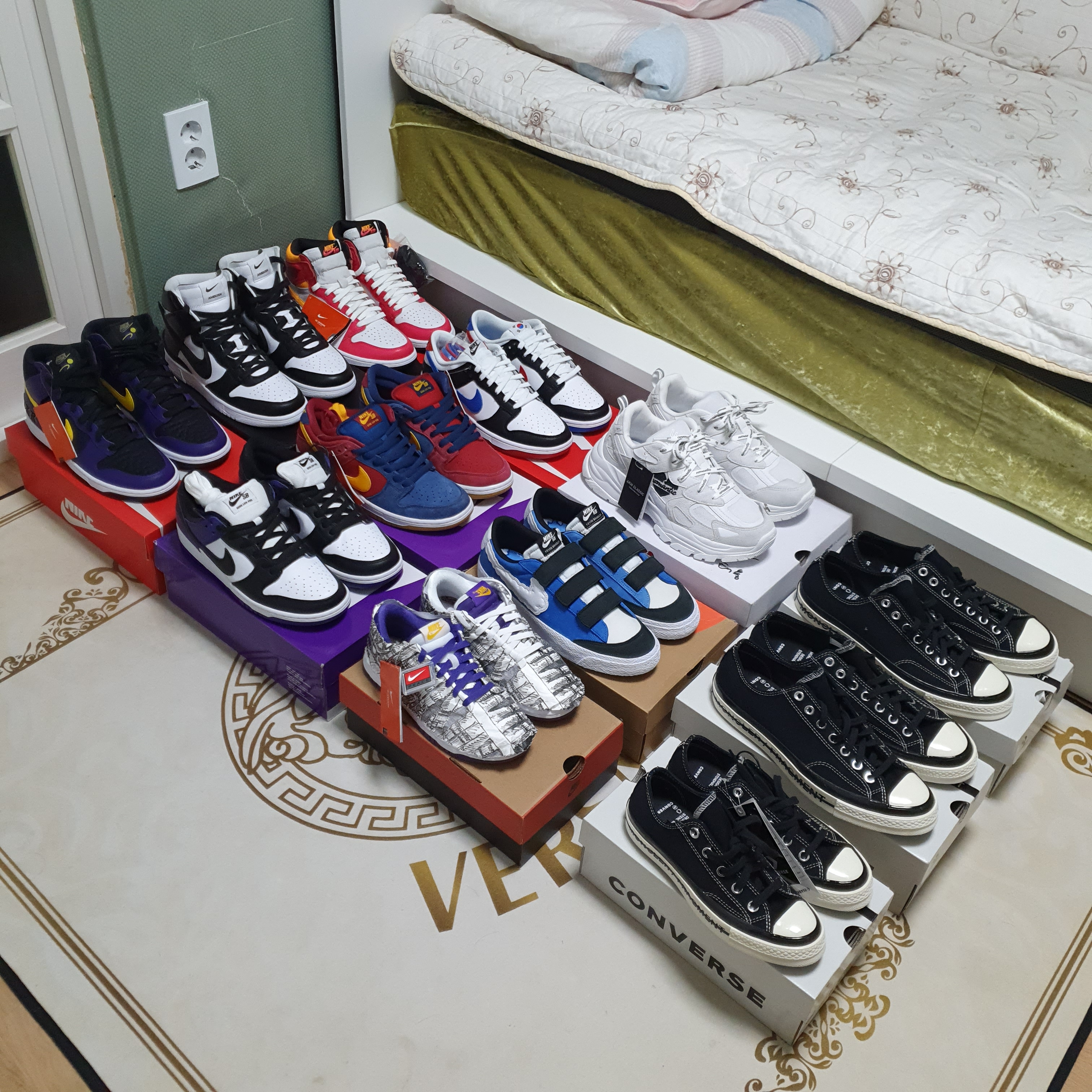 Jordan 1 Retro High OG Light Fusion Red, Nike x Ambush Dunk High Black 착용 스타일