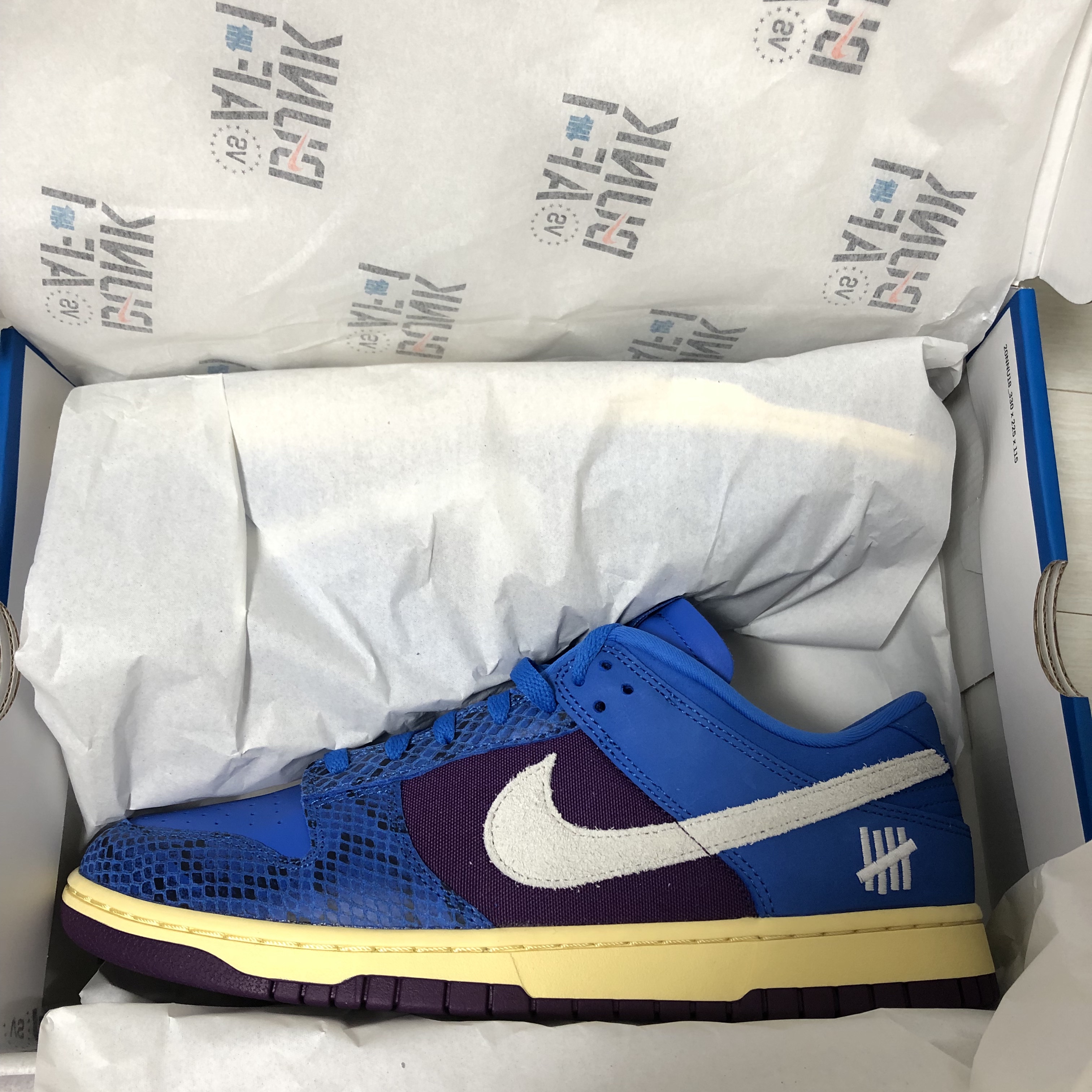 Nike x Undefeated Dunk Low SP 5 On It 착용 스타일