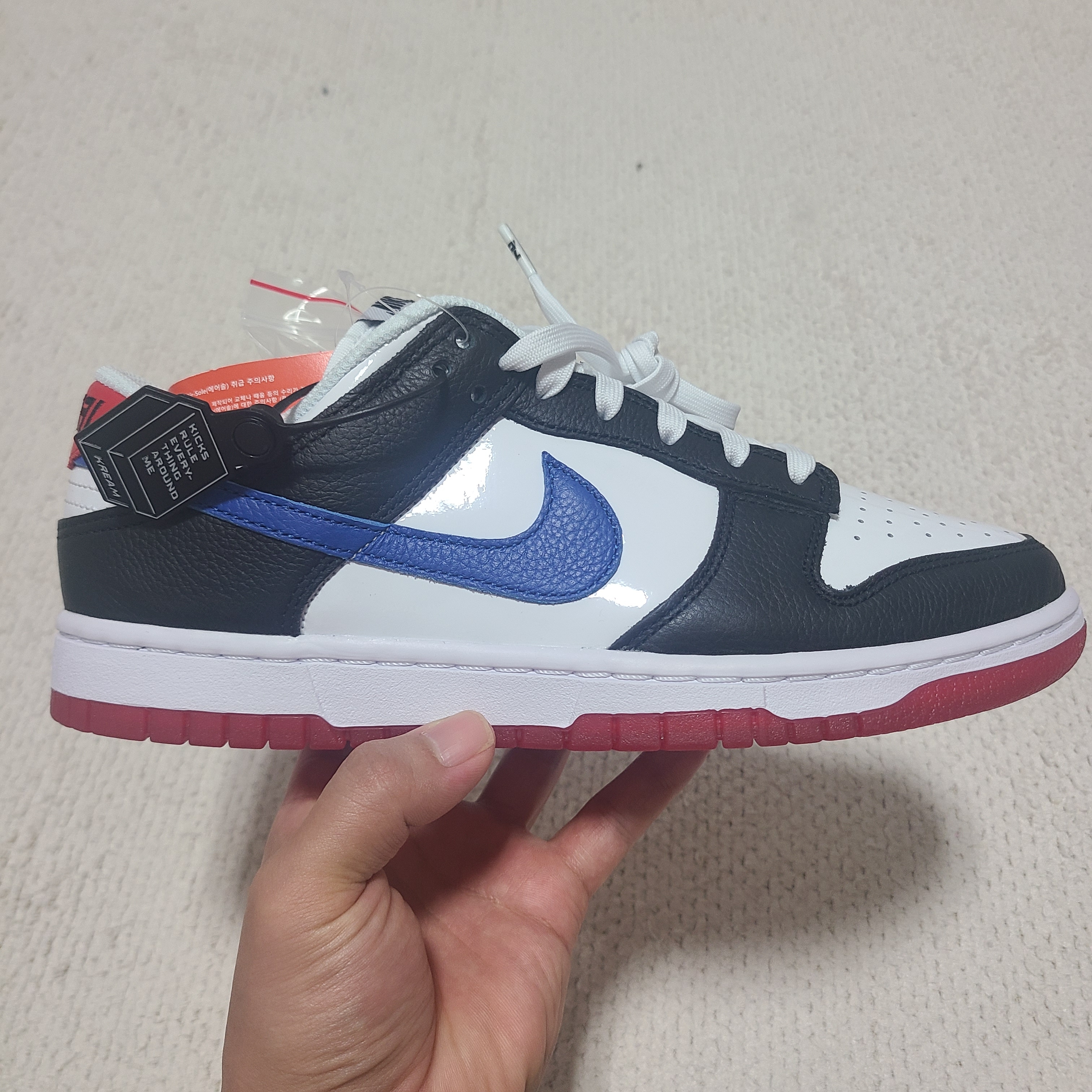 Nike Dunk Low SE Seoul (With Special Gift) 착용 스타일 - 2
