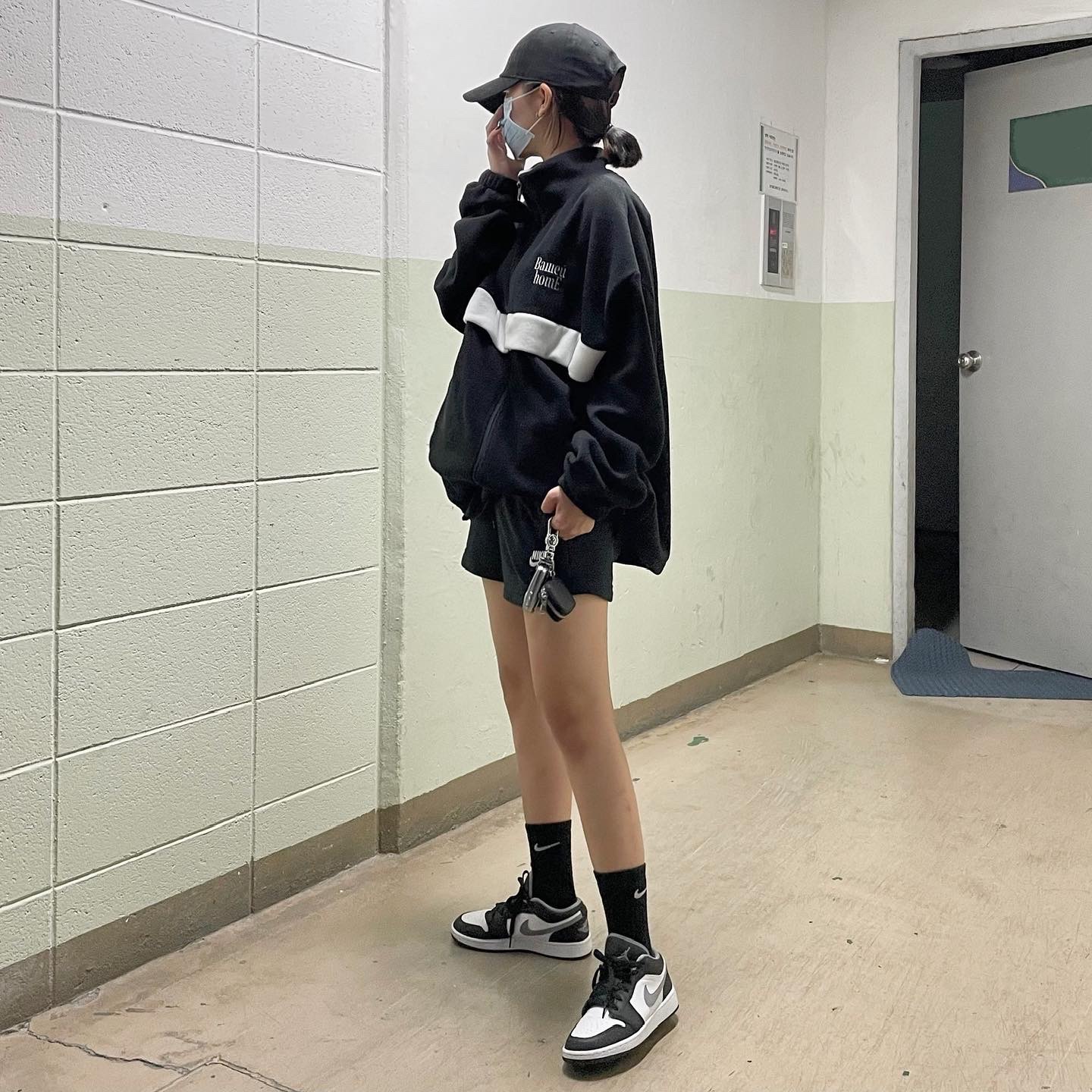 (GS) Jordan 1 Low Black Particle Grey 착용 스타일