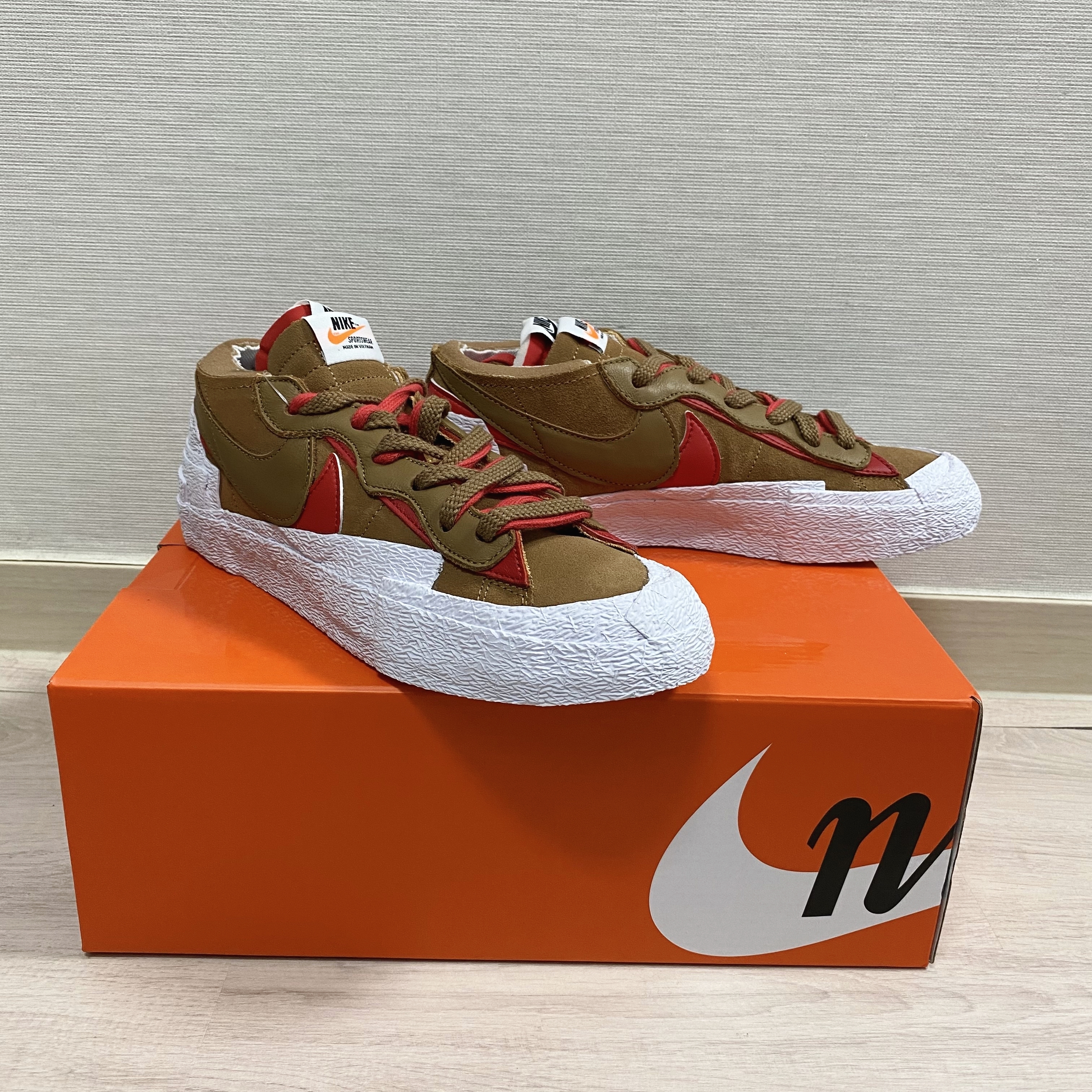 Nike x Sacai Blazer Low British Tan 착용 스타일 - 2
