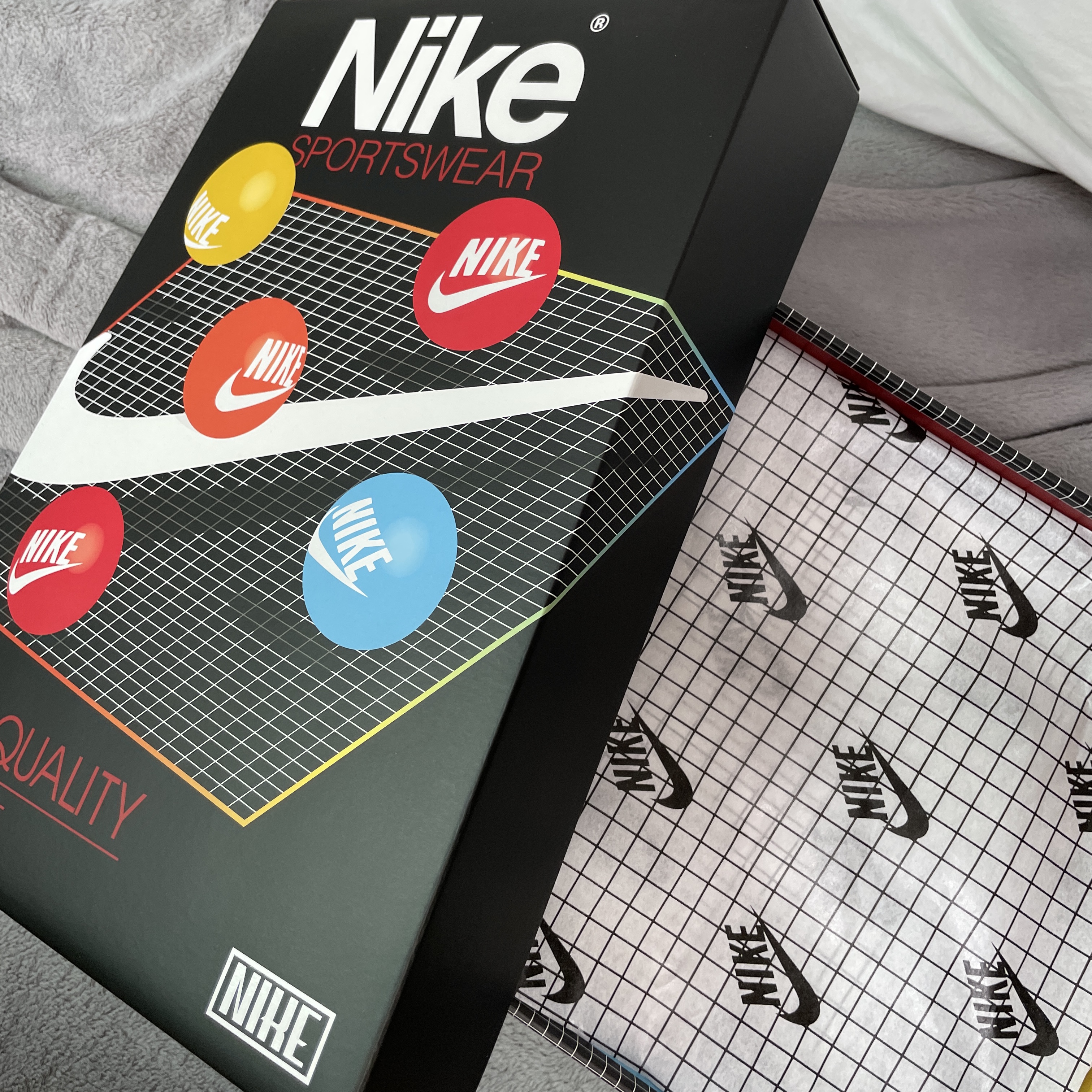 Nike Dunk High 1985 SP Black Acid Wash 착용 스타일 - 2