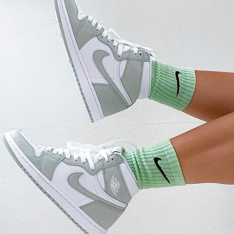 (W) Jordan 1 Retro High OG Seafoam 착용 스타일 - 1