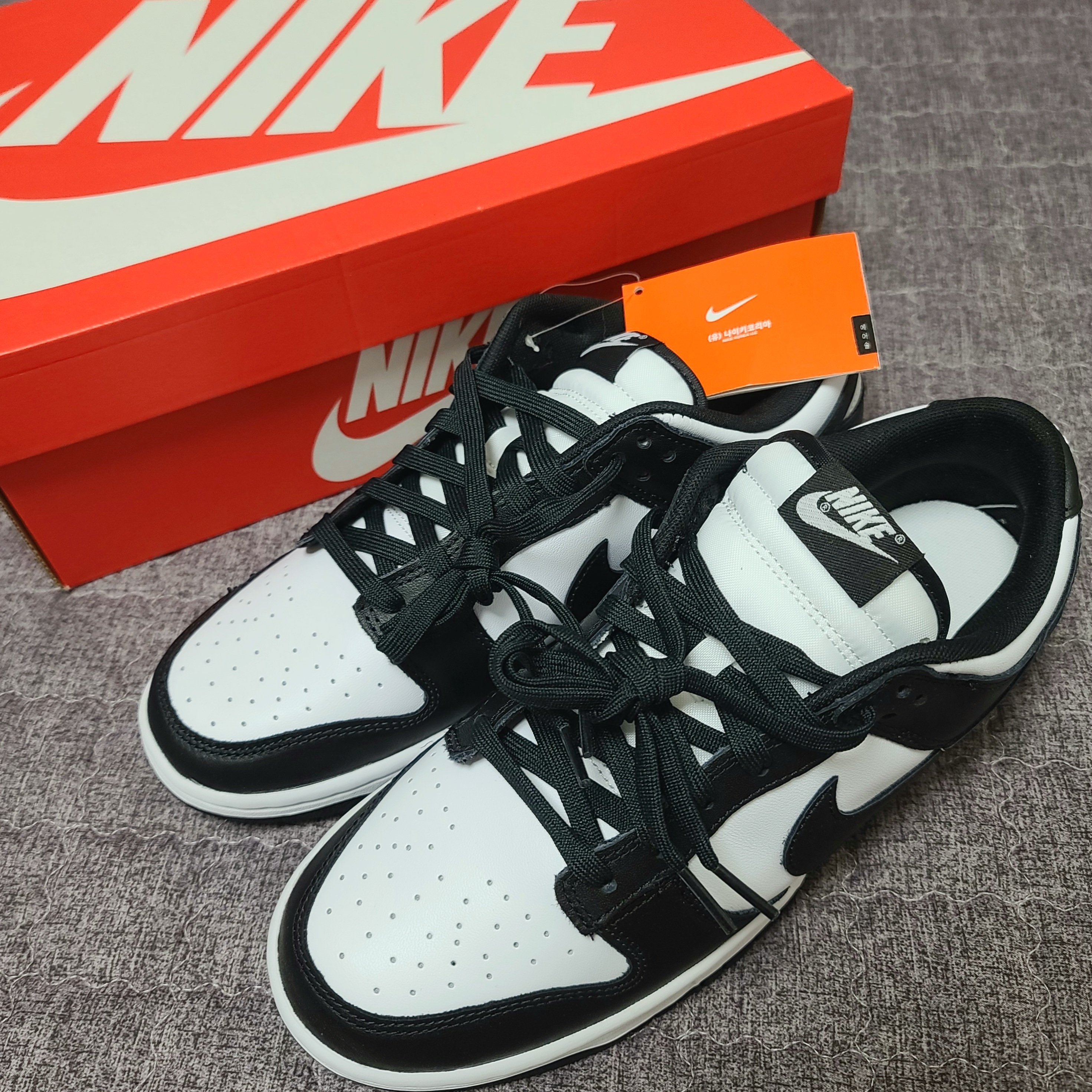 Nike Dunk Low Retro Black 착용 스타일 - 1