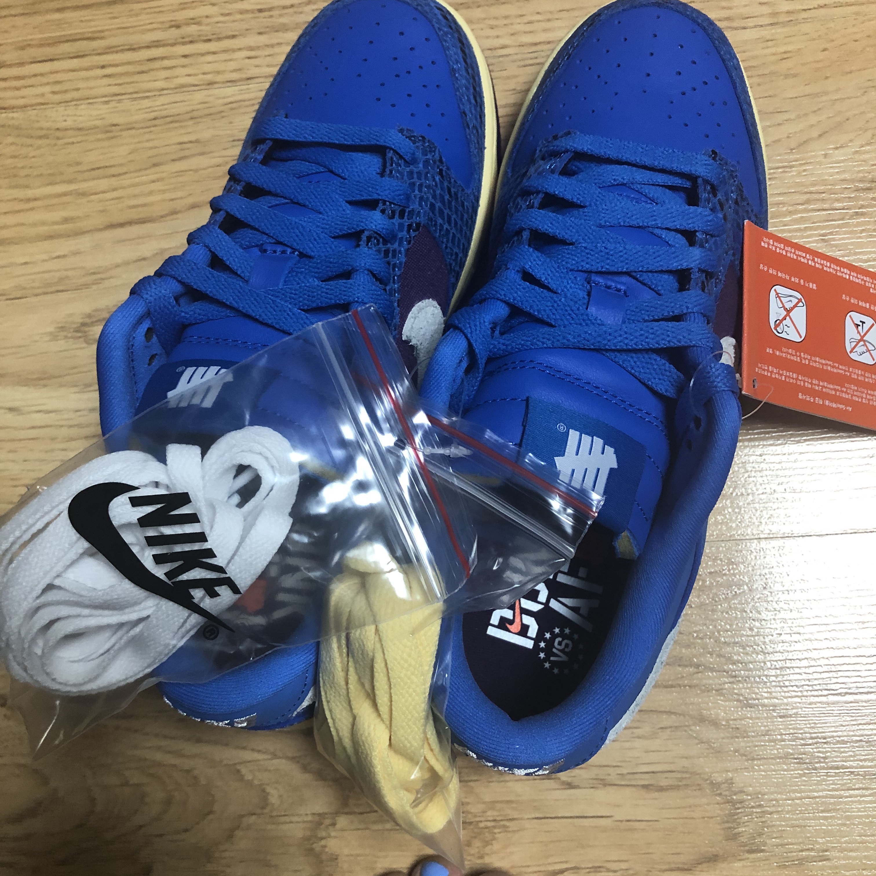 Nike x Undefeated Dunk Low SP 5 On It 착용 스타일 - 1