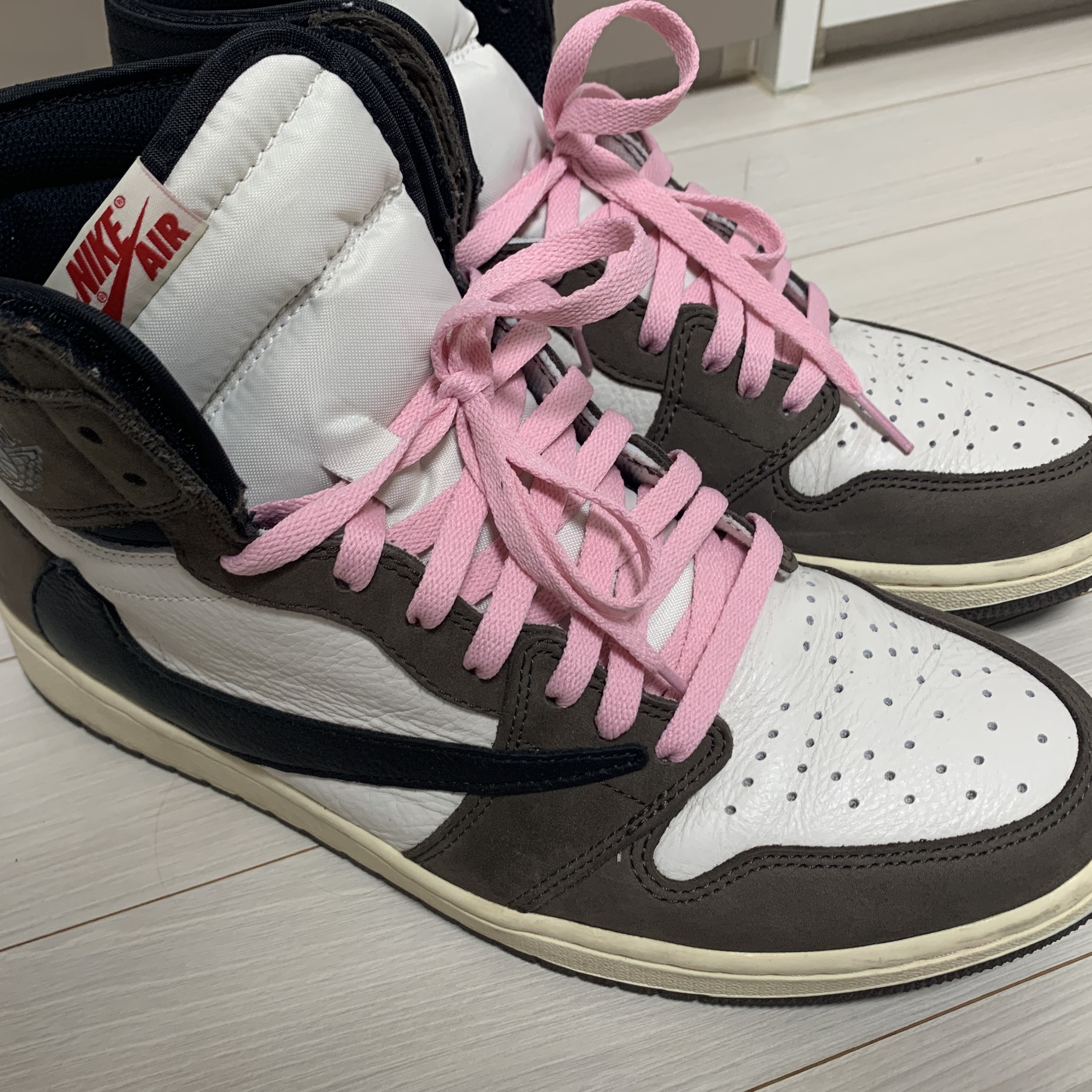 Jordan 1 x Travis Scott Retro High OG SP Mocha 착용 스타일