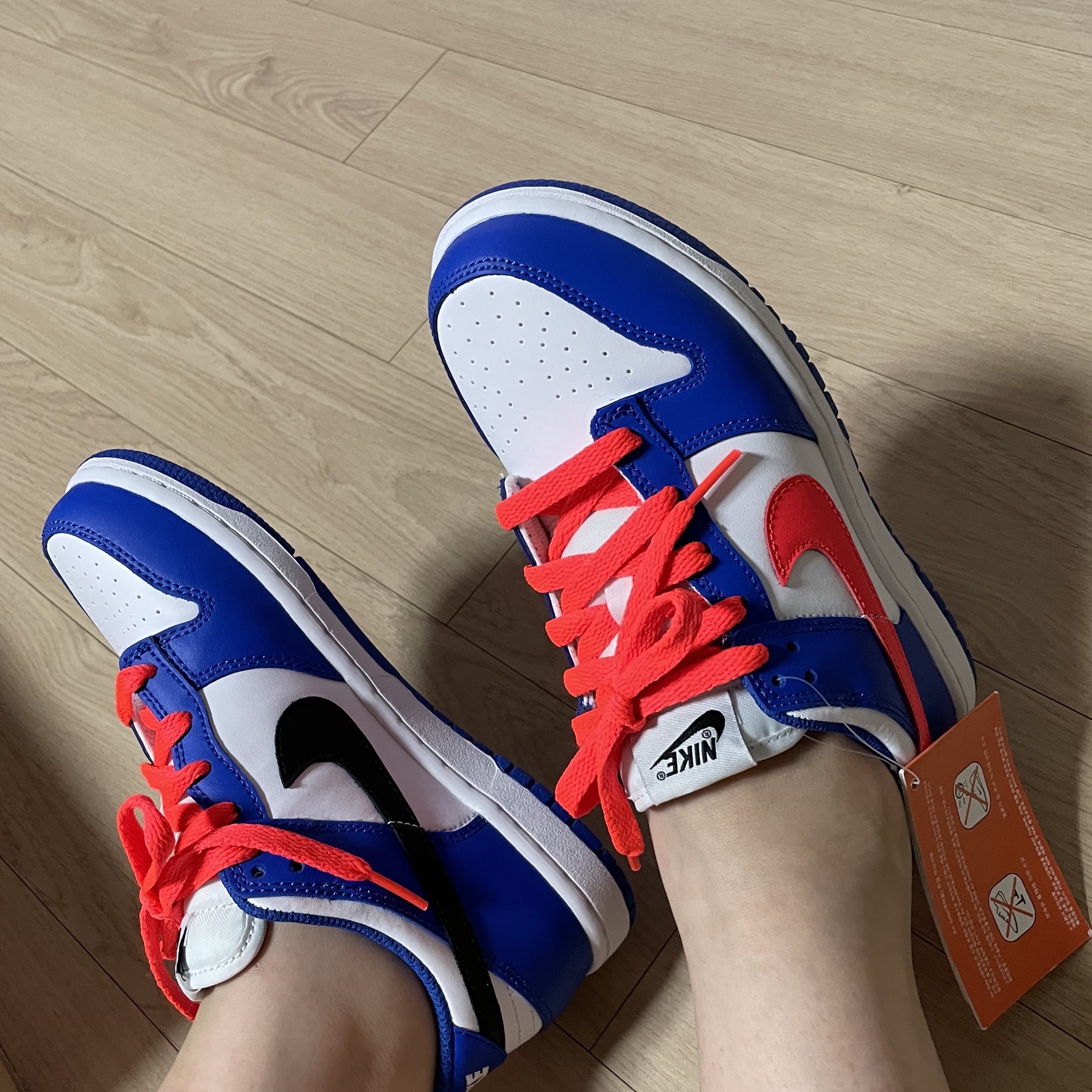 (GS) Nike Dunk Low Bright Crimson Game Royal 착용 스타일 - 3