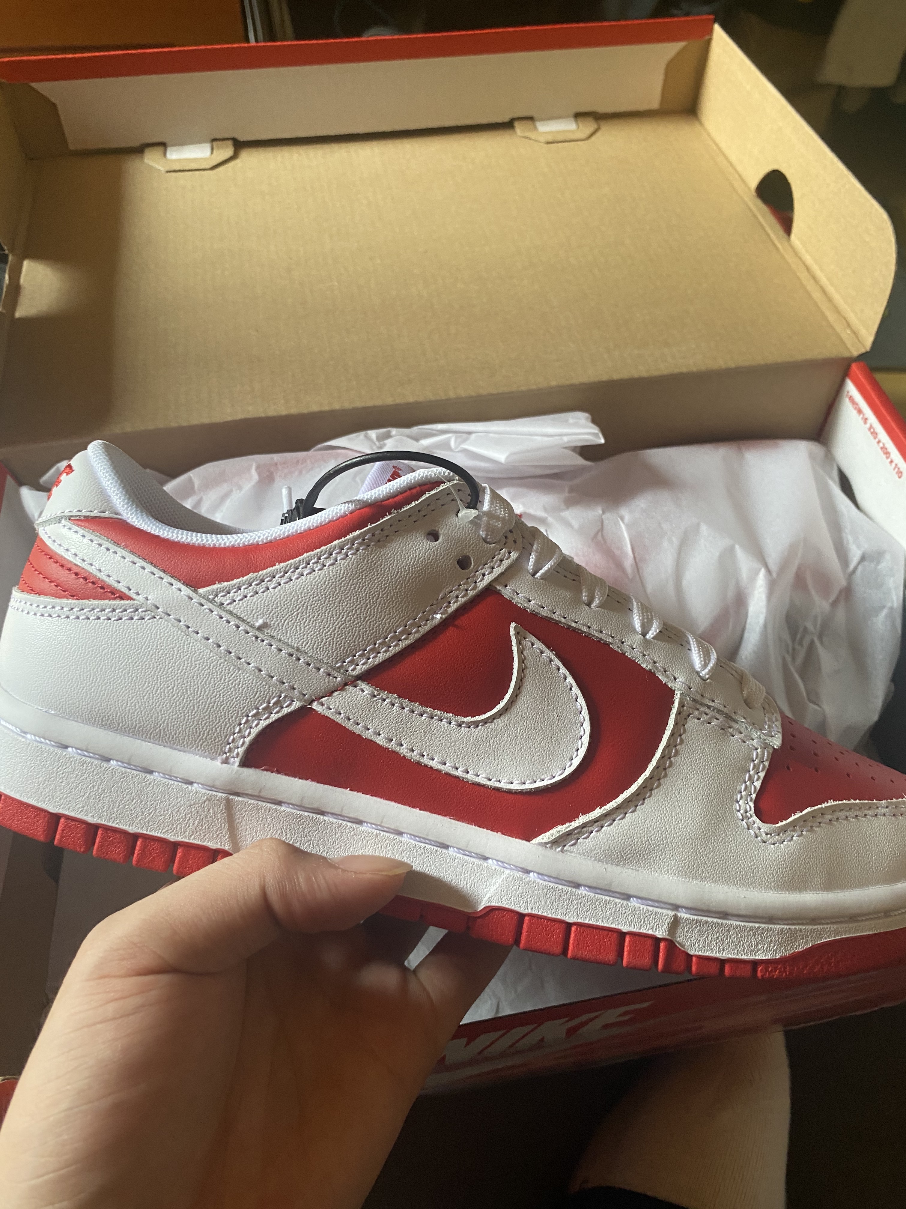 Nike Dunk Low Retro Championship Red 착용 스타일 - 2
