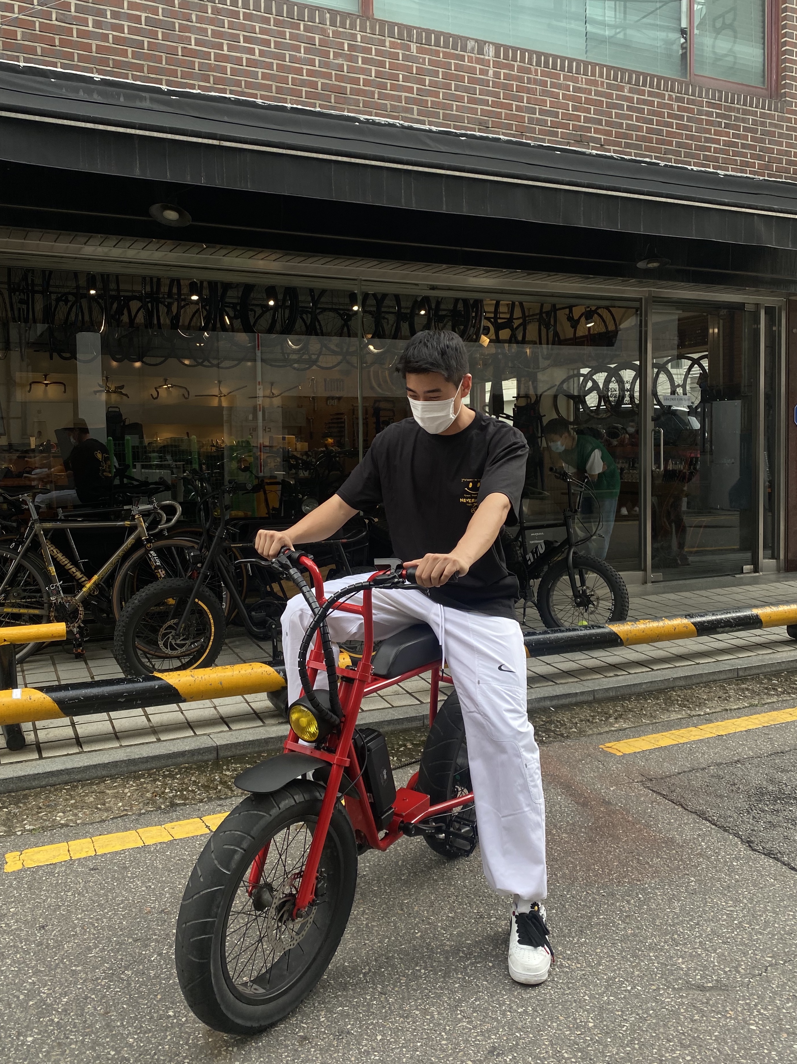 Nike x Off-White NRG Pants White, Nike x Peaceminusone Air Force 1 Low Para-Noise 2.0 착용 스타일 - 2