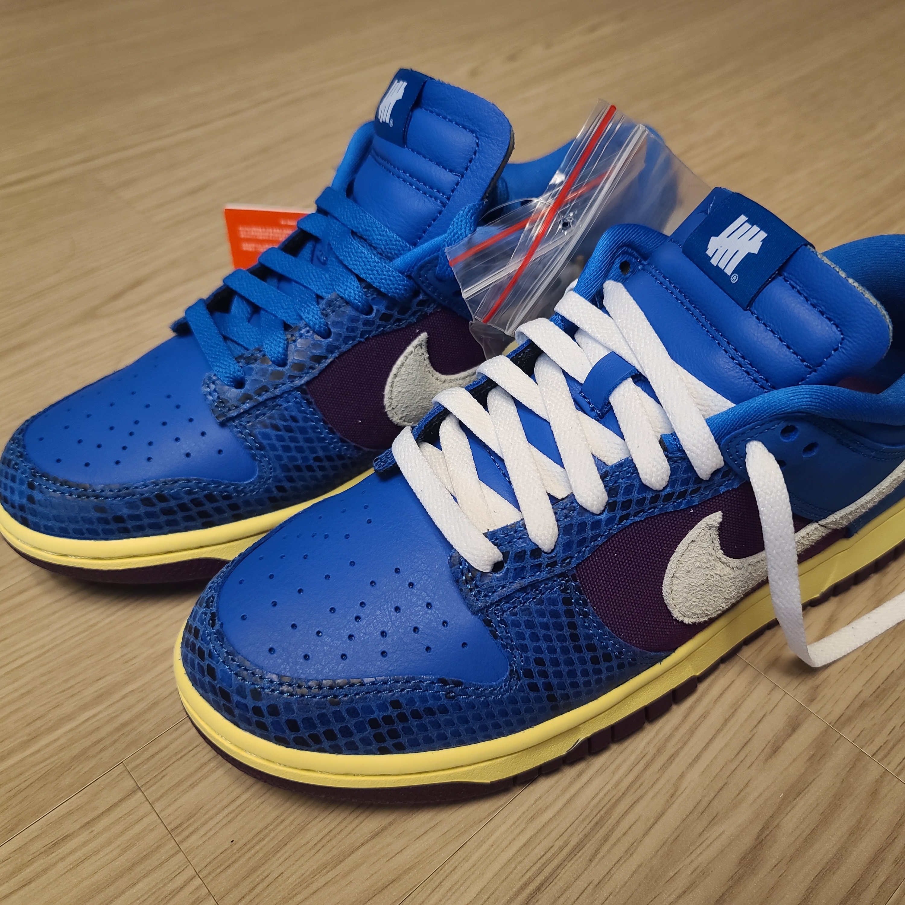 Nike x Undefeated Dunk Low SP 5 On It 착용 스타일 - 3