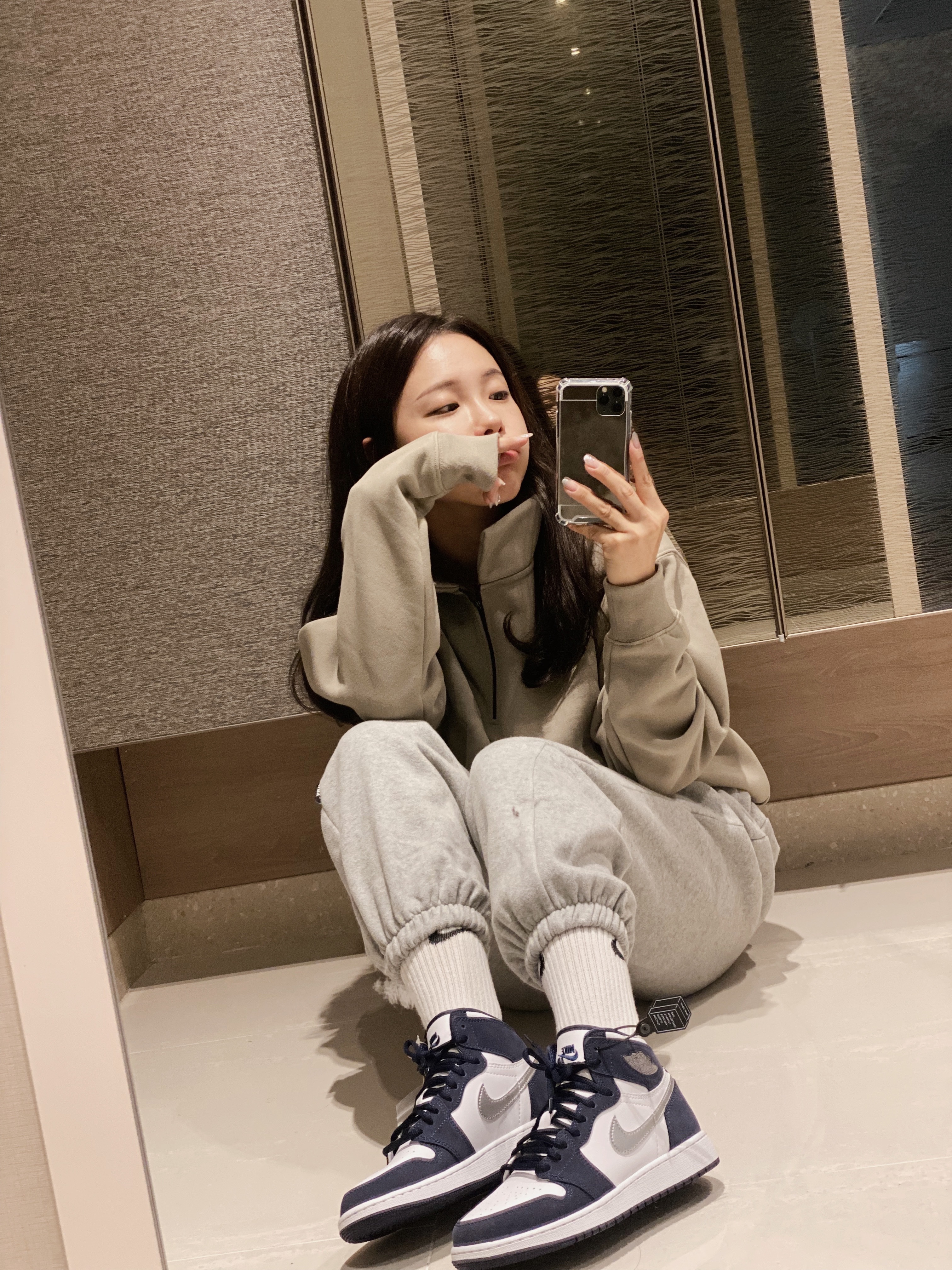 Jordan 1 Retro High OG CO.JP Midnight Navy, (GS) Jordan 1 Retro High OG CO.JP Midnight Navy 착용 스타일 - 2