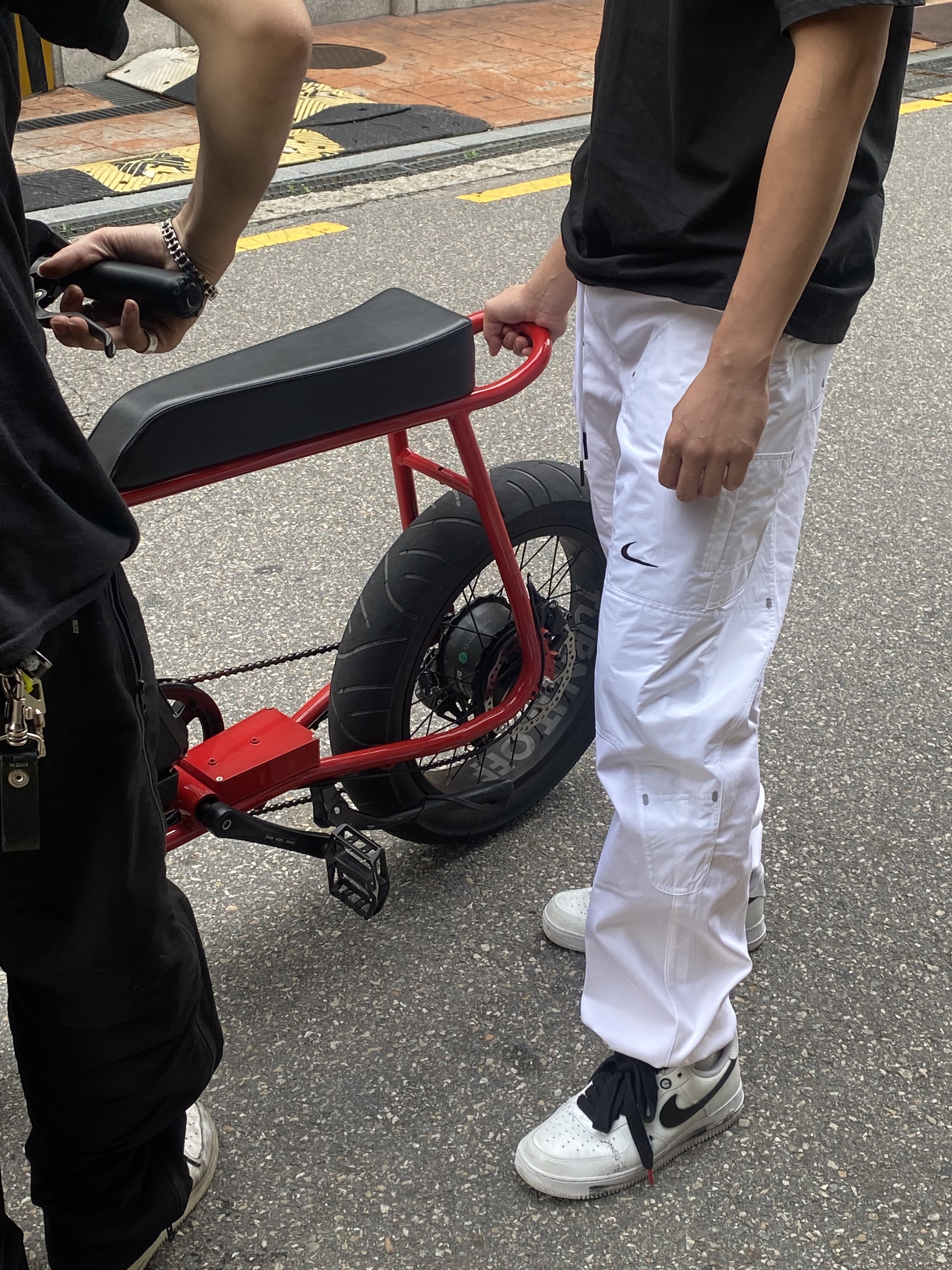 Nike x Off-White NRG Pants White, Nike x Peaceminusone Air Force 1 Low Para-Noise 2.0 착용 스타일 - 3