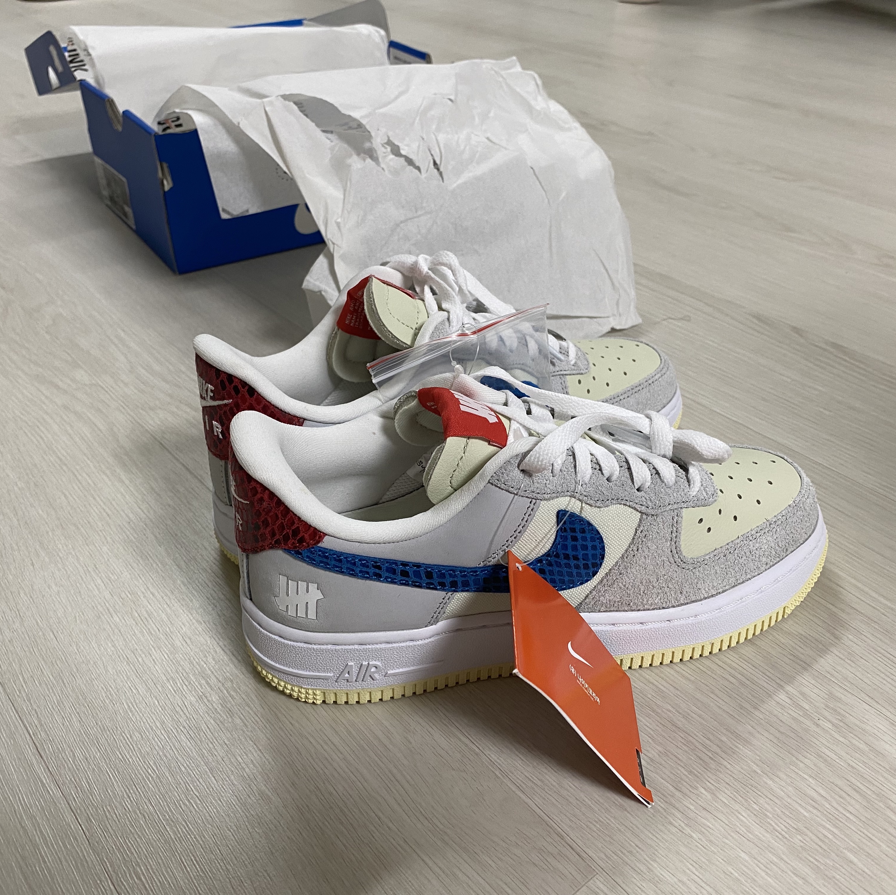 Nike x Undefeated Air Force 1 Low SP 5 On It 착용 스타일