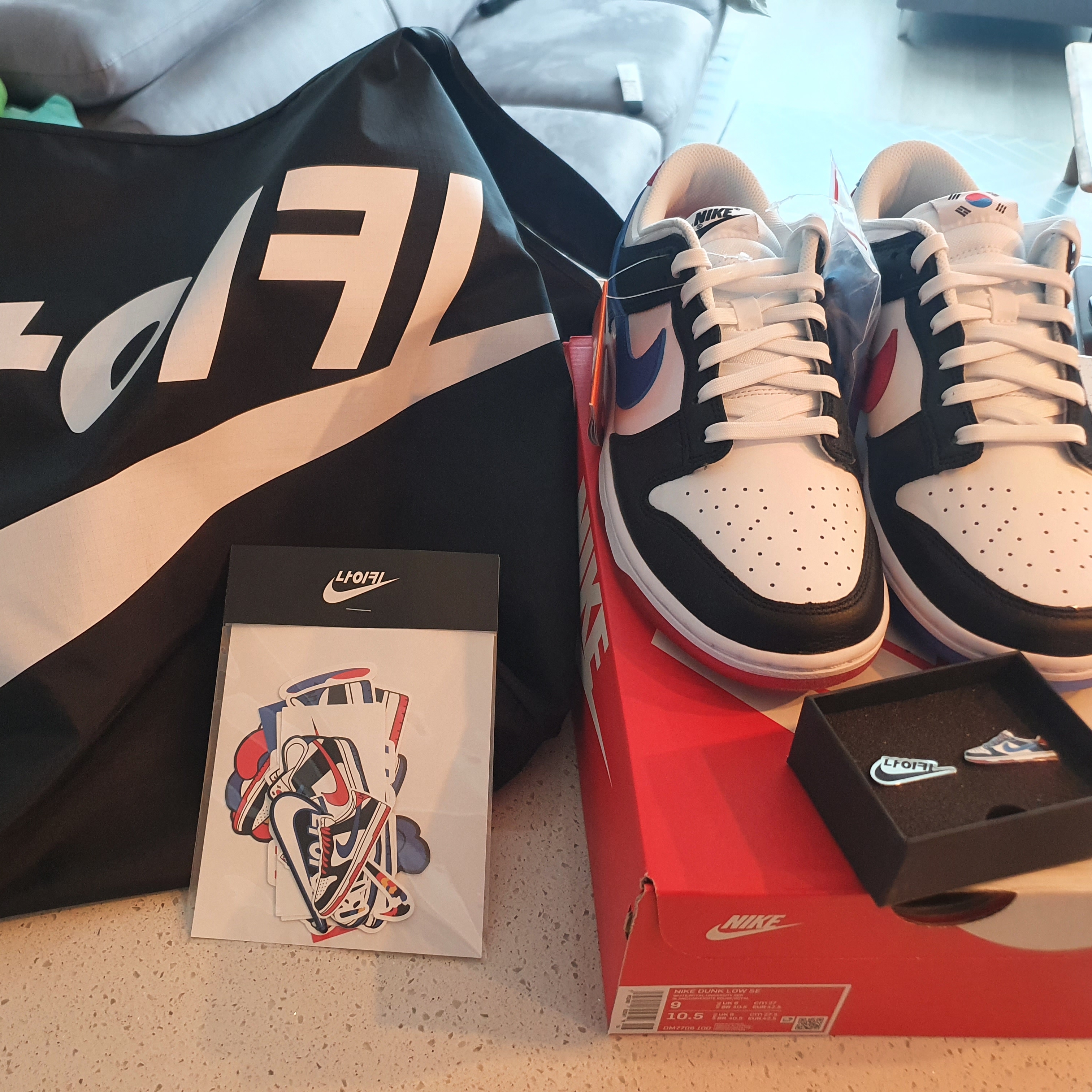 Nike Dunk Low SE Seoul (With Special Gift) 착용 스타일