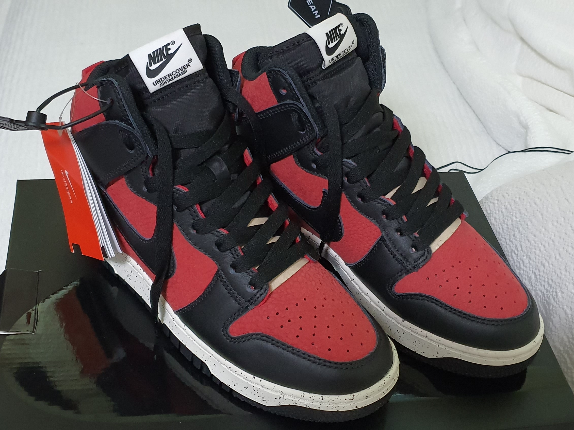 Nike x Undercover Dunk High 1985 Gym Red 착용 스타일 - 2