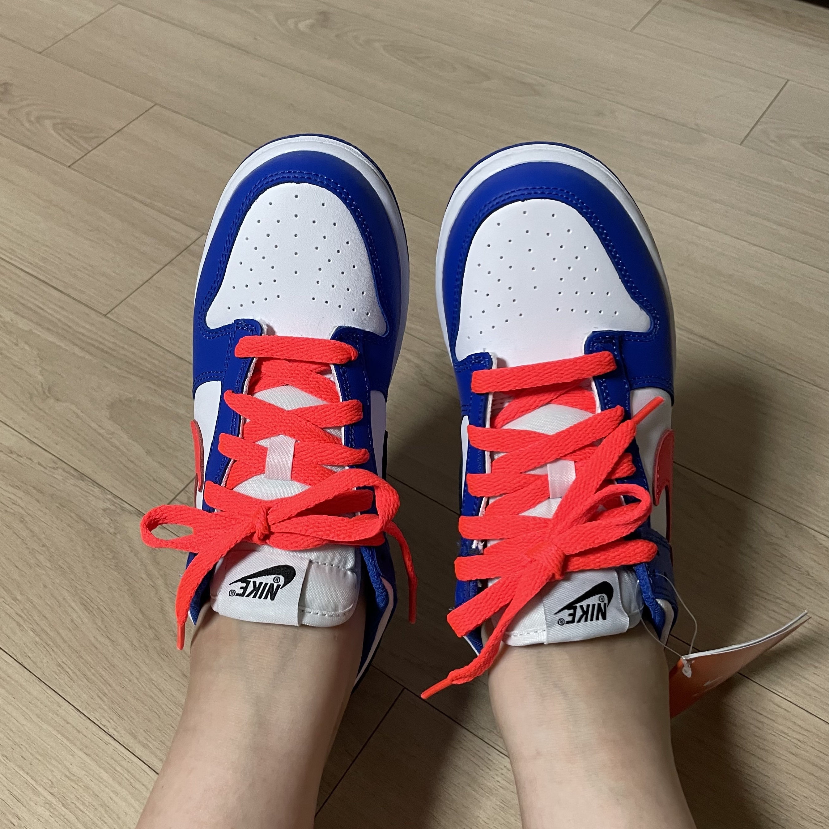 (GS) Nike Dunk Low Bright Crimson Game Royal 착용 스타일 - 2
