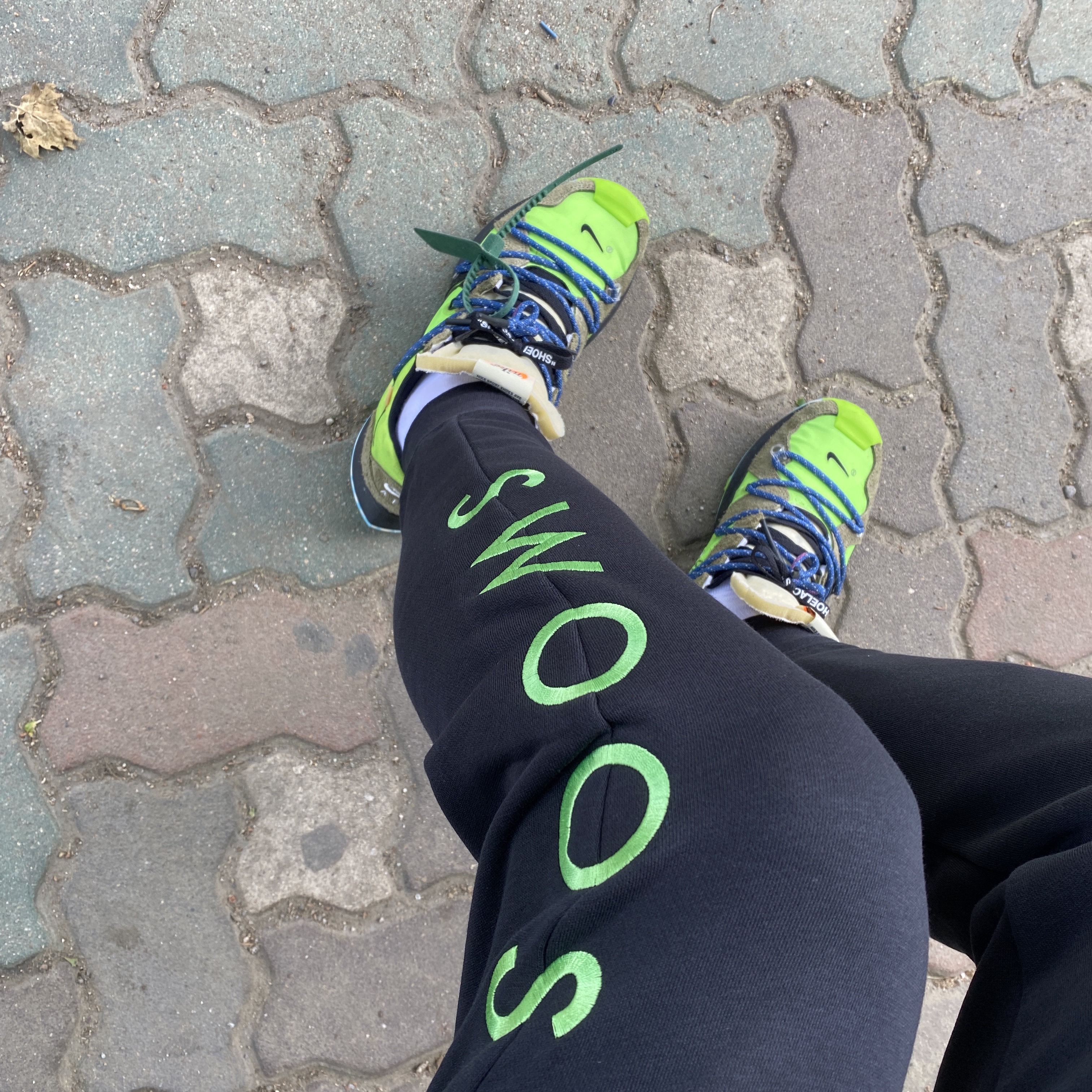 (W) Nike x Off-White Zoom Terra Kiger 5 Electric Green 착용 스타일